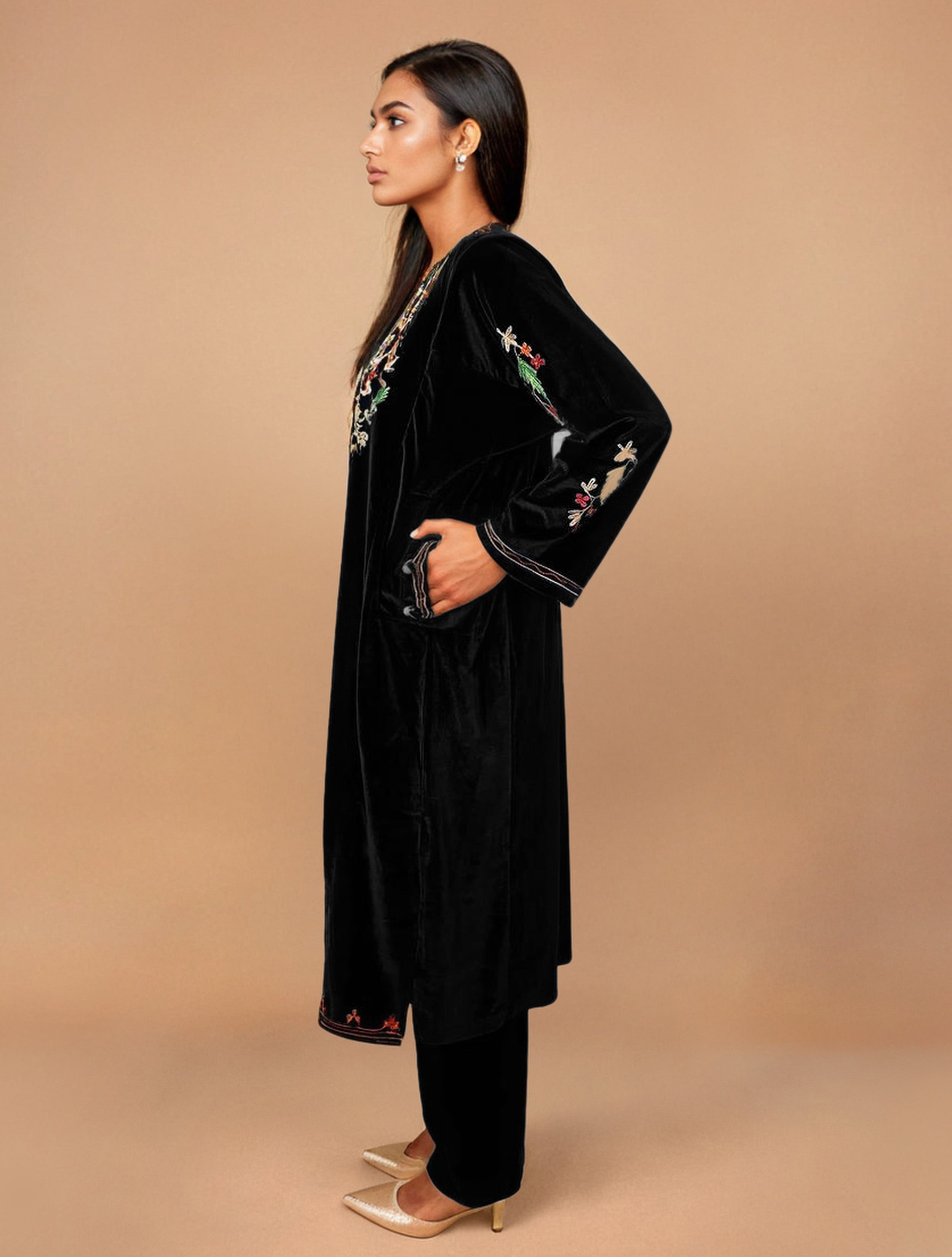 trueBrowns Black Velvet Embroidered Kurta Set | Grocsy