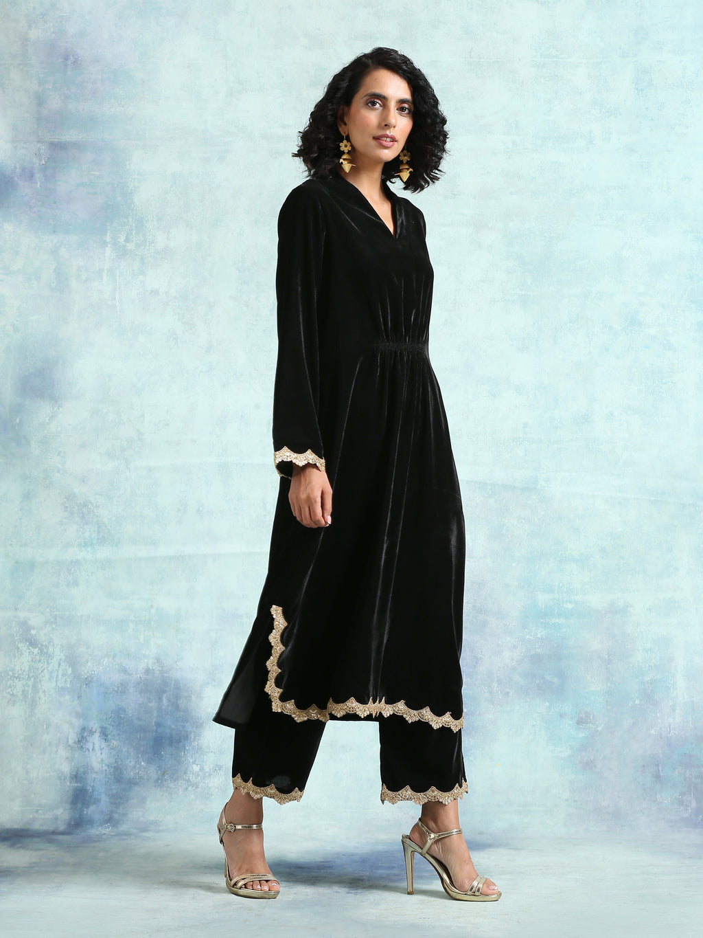 trueBrowns Black Velvet Lace Kurta | Grocsy