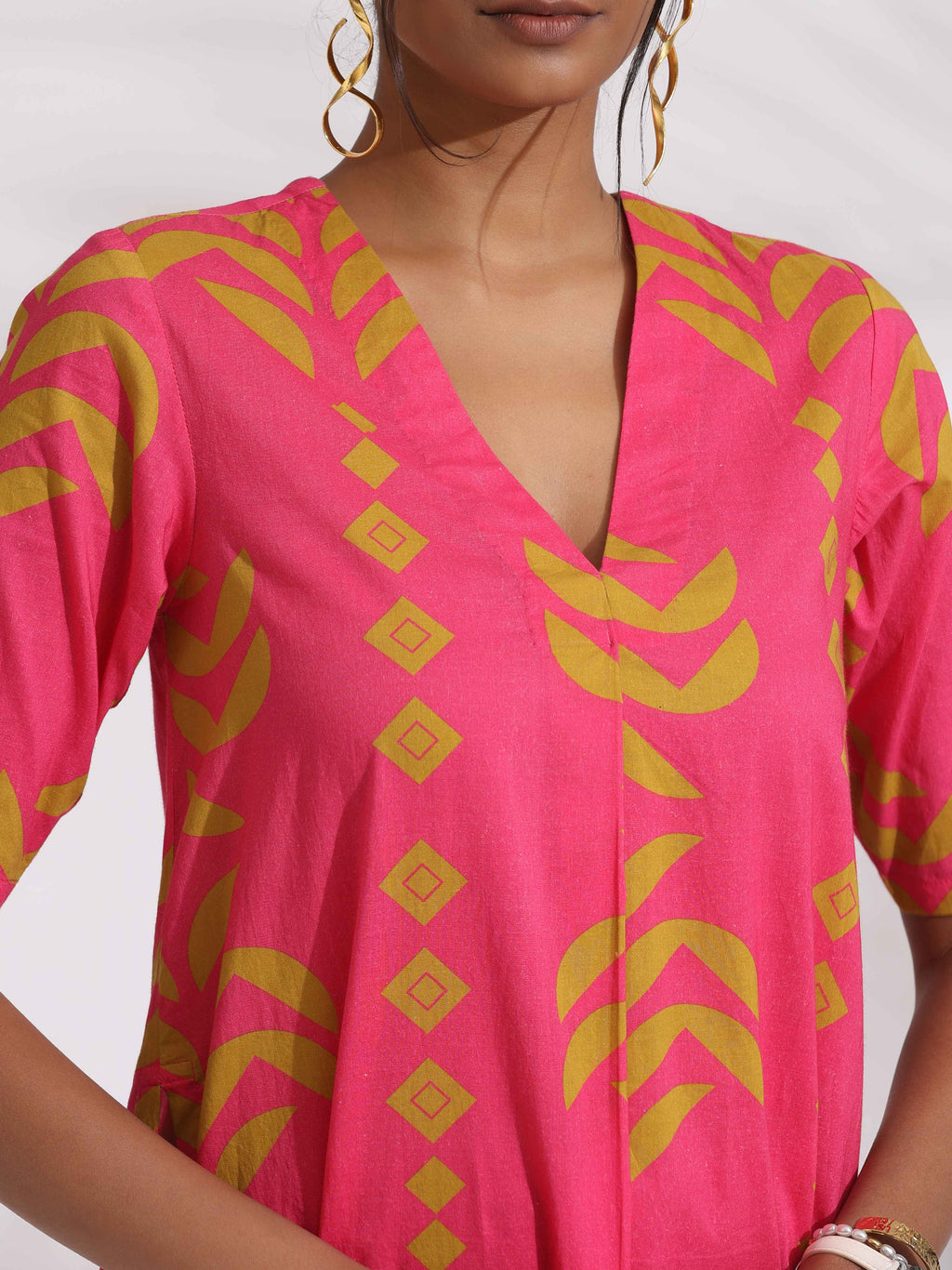 trueBrowns Pink Cotton Print A-line Kurta Set | Grocsy