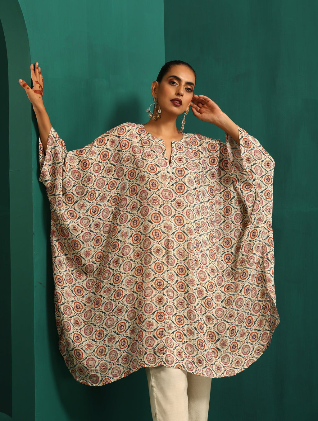 trueBrowns Off White Circle Floral Muslin Silk Printed Kaftan Pant Set | Grocsy