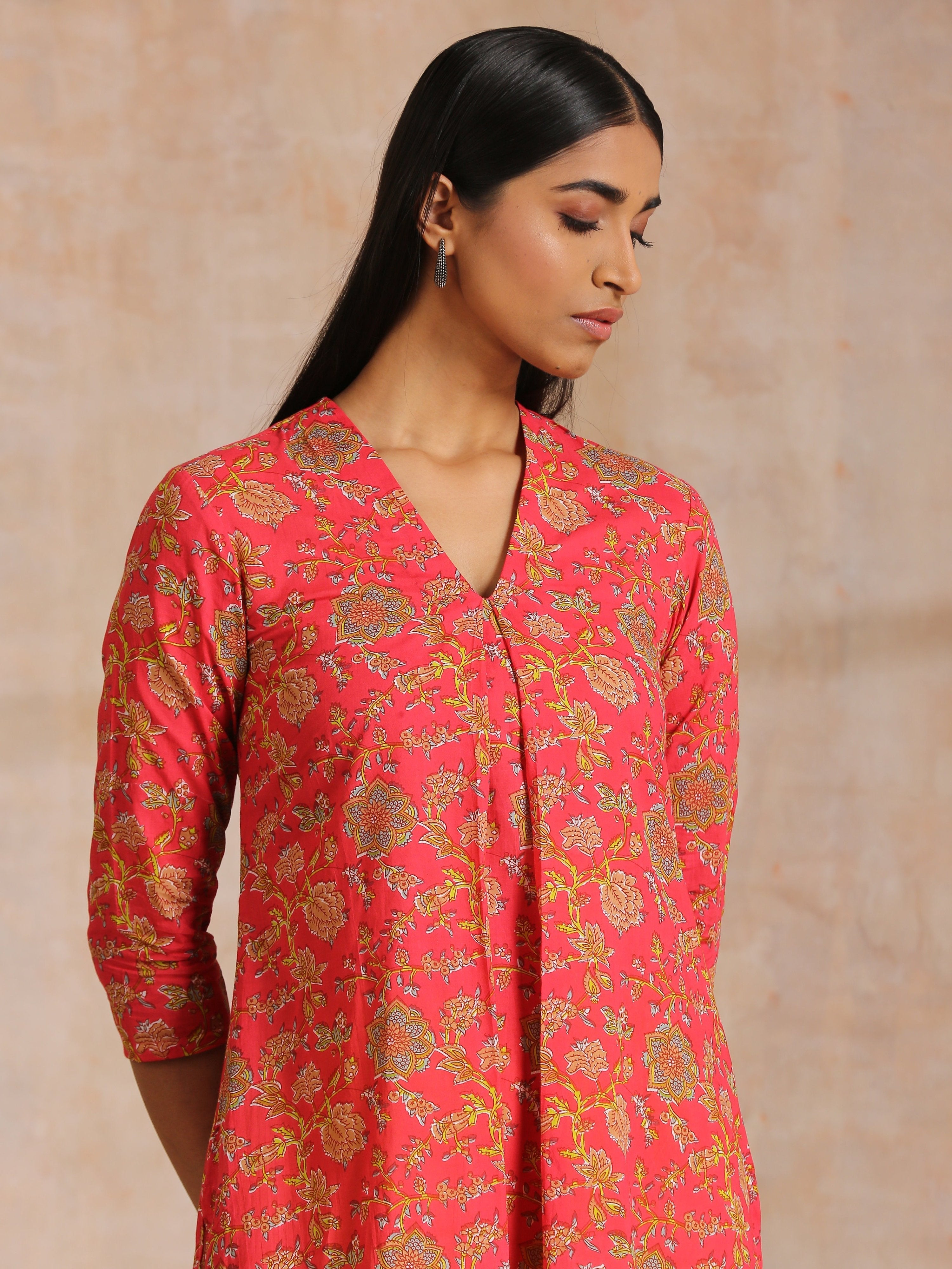 trueBrowns Flamingo Pink Overall Floral Block Print Cotton Slit Kurta Pant Set | Grocsy