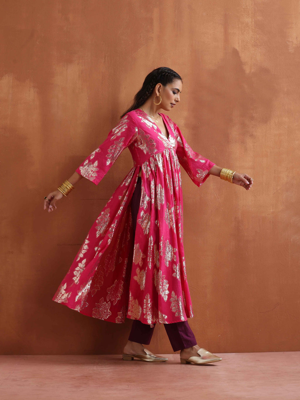 trueBrowns Pink Metallic Flared Anarkali Kurta Set | Grocsy
