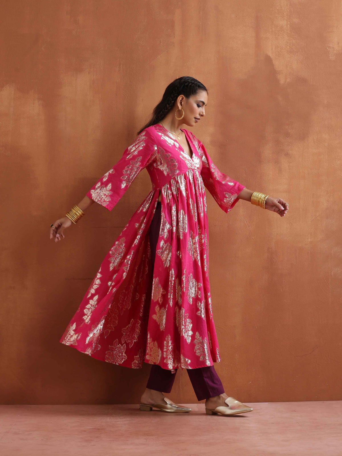 trueBrowns Pink Metallic Flared Anarkali Kurta Set | Grocsy