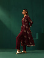 trueBrowns Wine Geometric Viscose Silk V-Neck Front Slit Kurta Pant Set | Grocsy