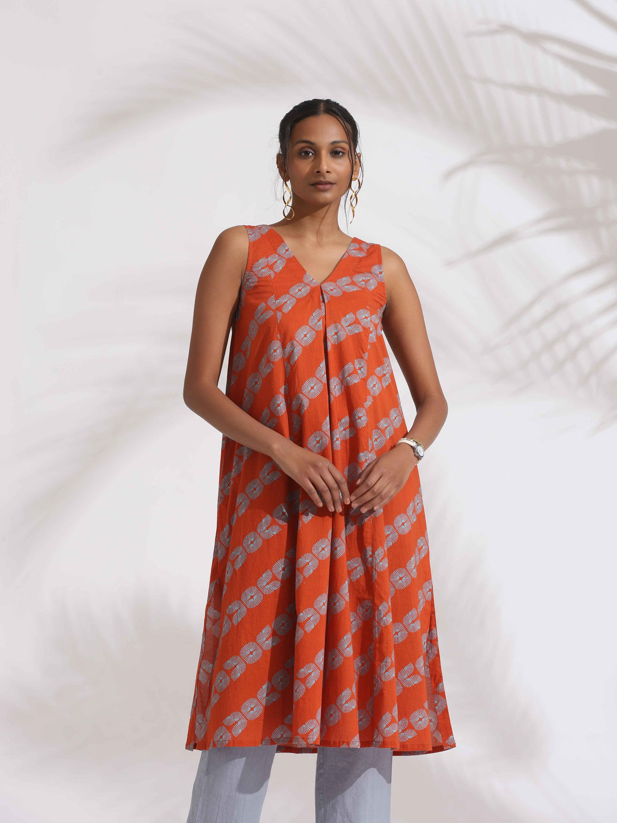 trueBrowns Orange Cotton Print Sleeveless Kurta Set | Grocsy