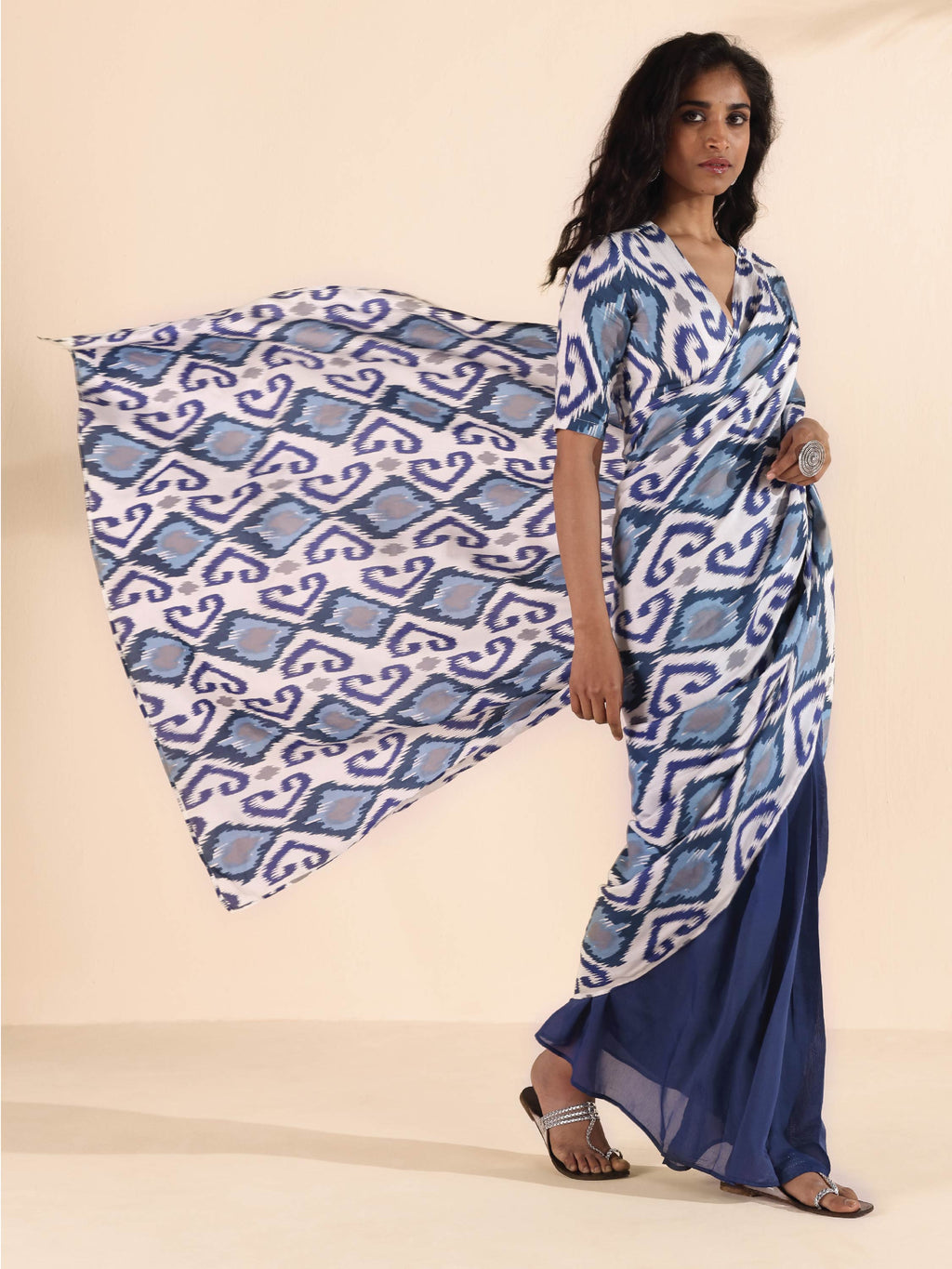 trueBrowns Blue White Muslin Ikat Saree | Grocsy
