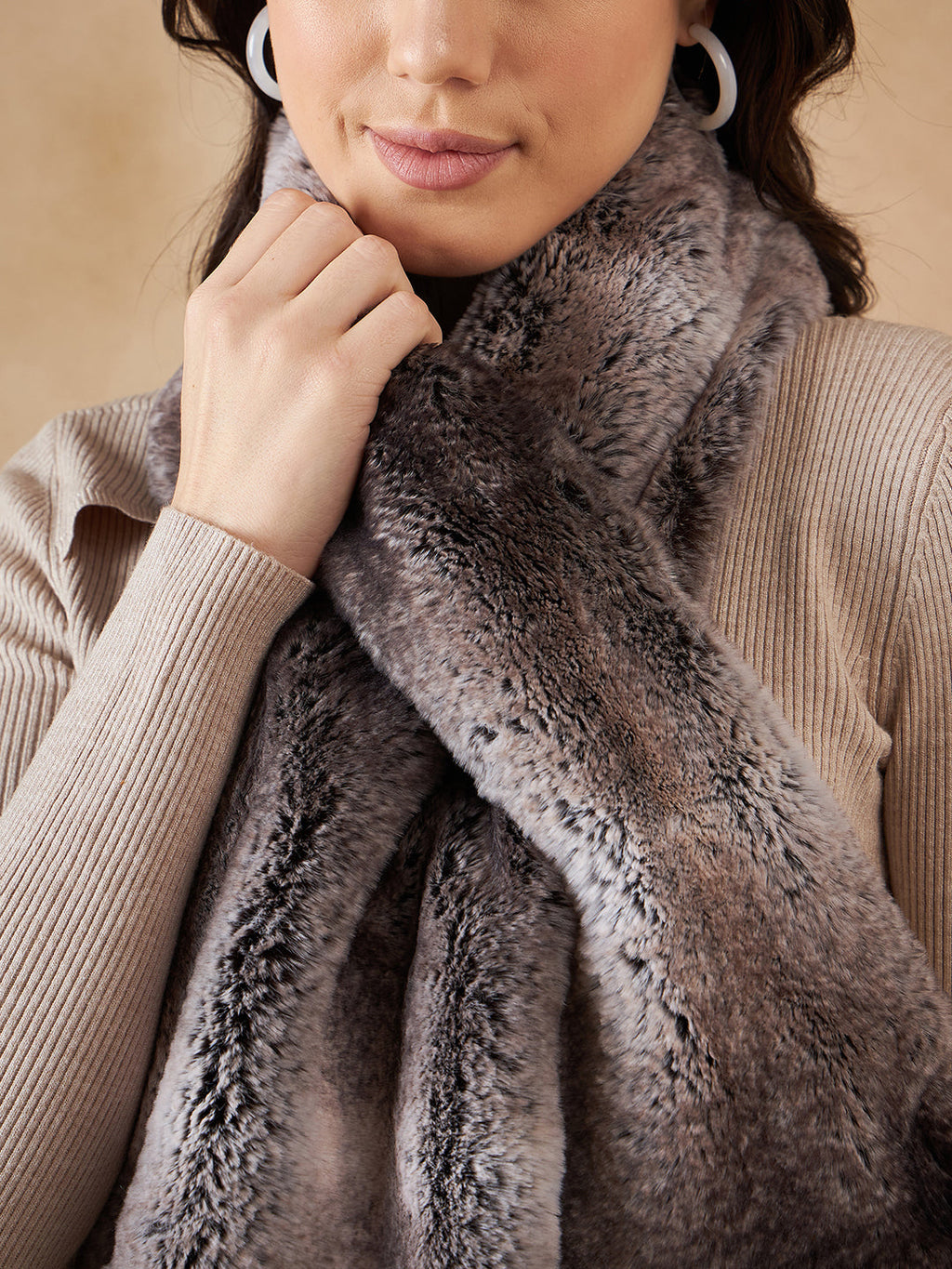 InWeave Women's Dark Grey Double Shade Faux Fur Neck Warmer | Grocsy