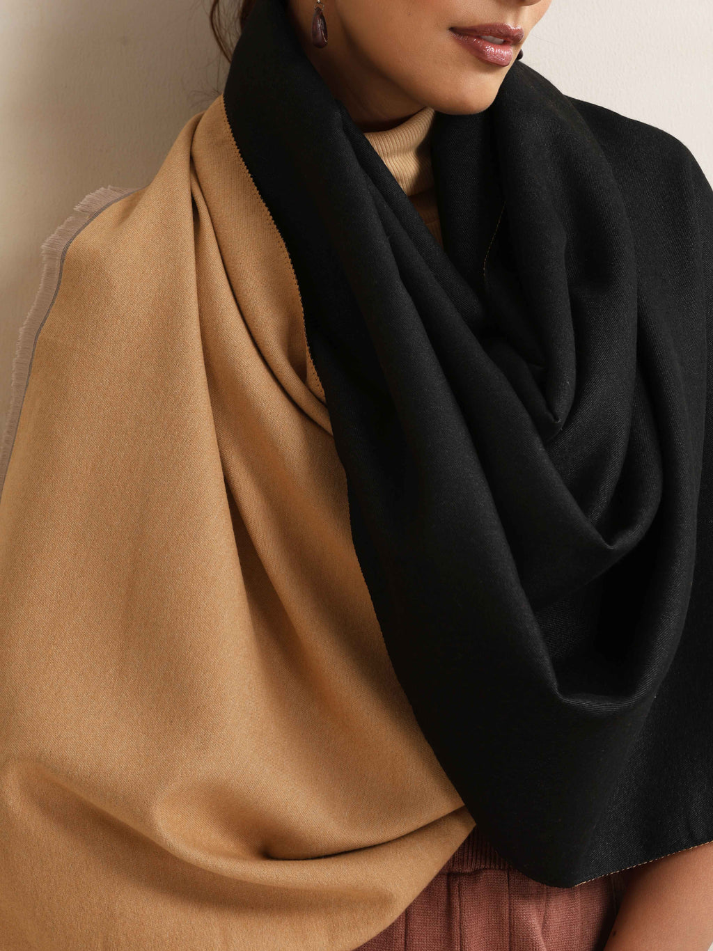trueBrowns Black Reversible Woollen Stole | Grocsy