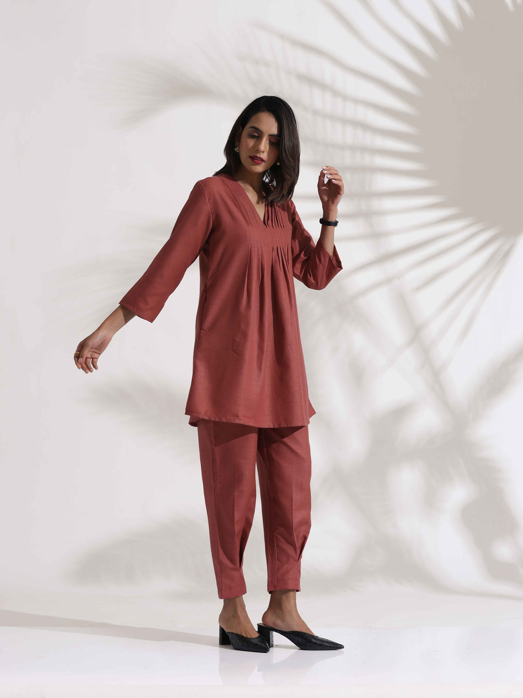 trueBrowns Pink Slub Pleated Co-ord Set | Grocsy