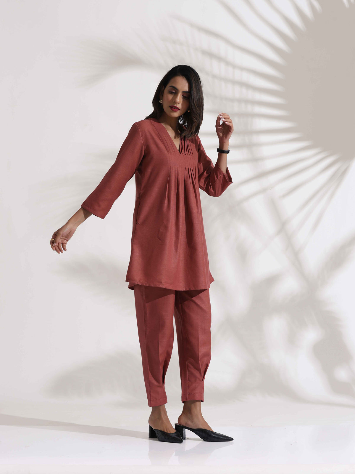 trueBrowns Pink Slub Pleated Co-ord Set | Grocsy