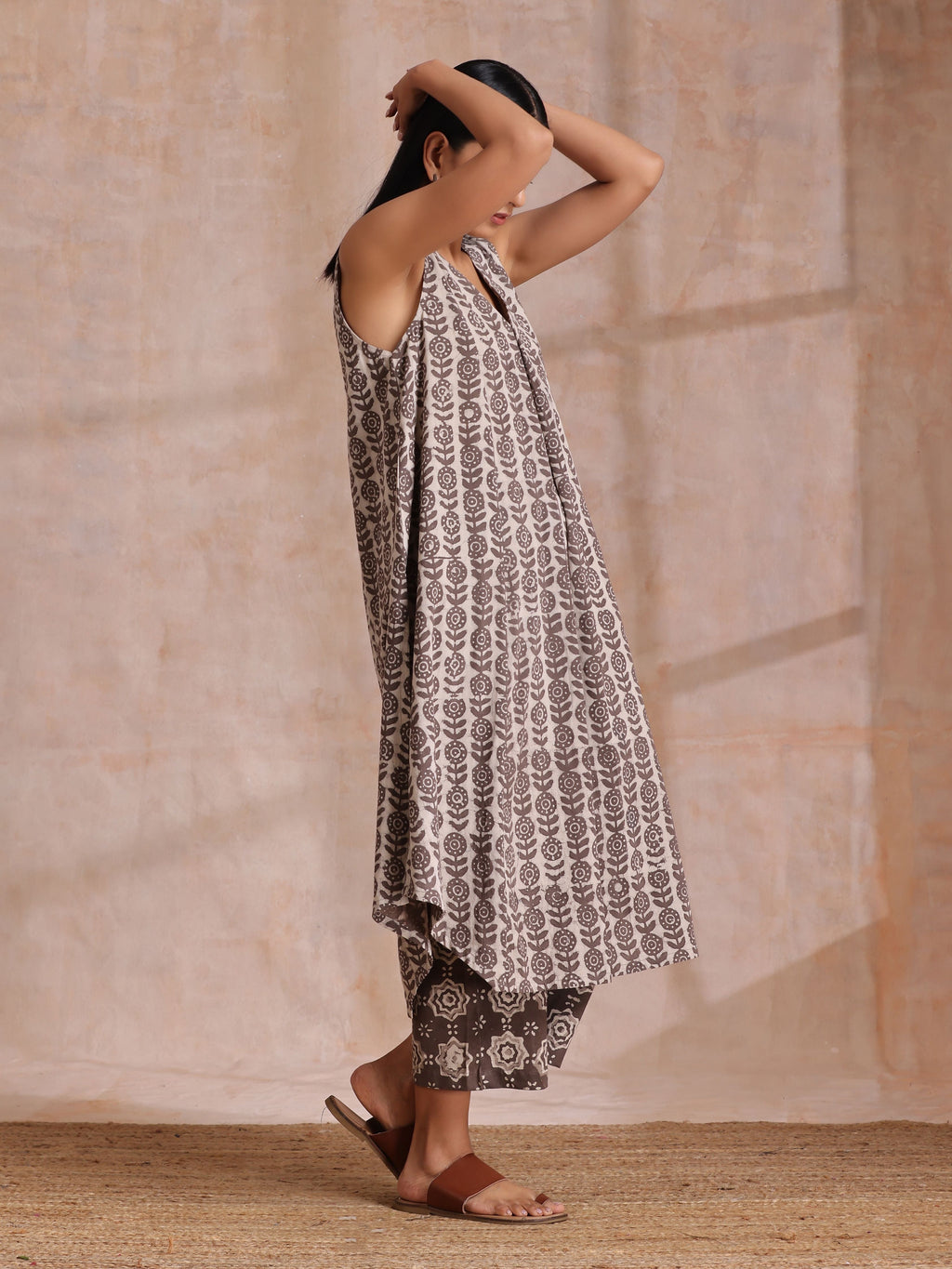 trueBrowns Clay Dabu Buta Print Cotton Sleeveless Flared Kurta Pant Set | Grocsy