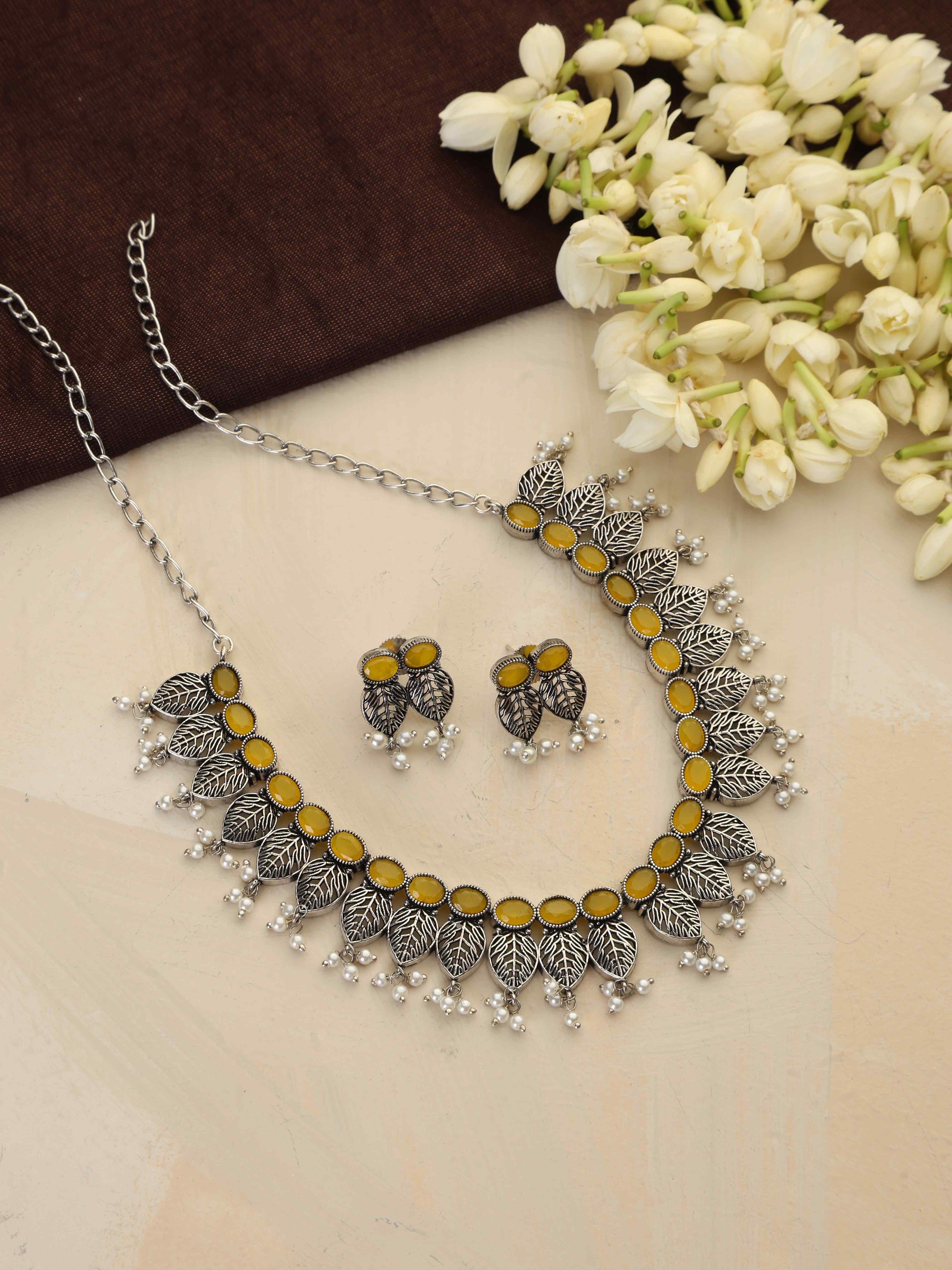 trueBrowns Silver Tone Stone Necklace Set | Grocsy