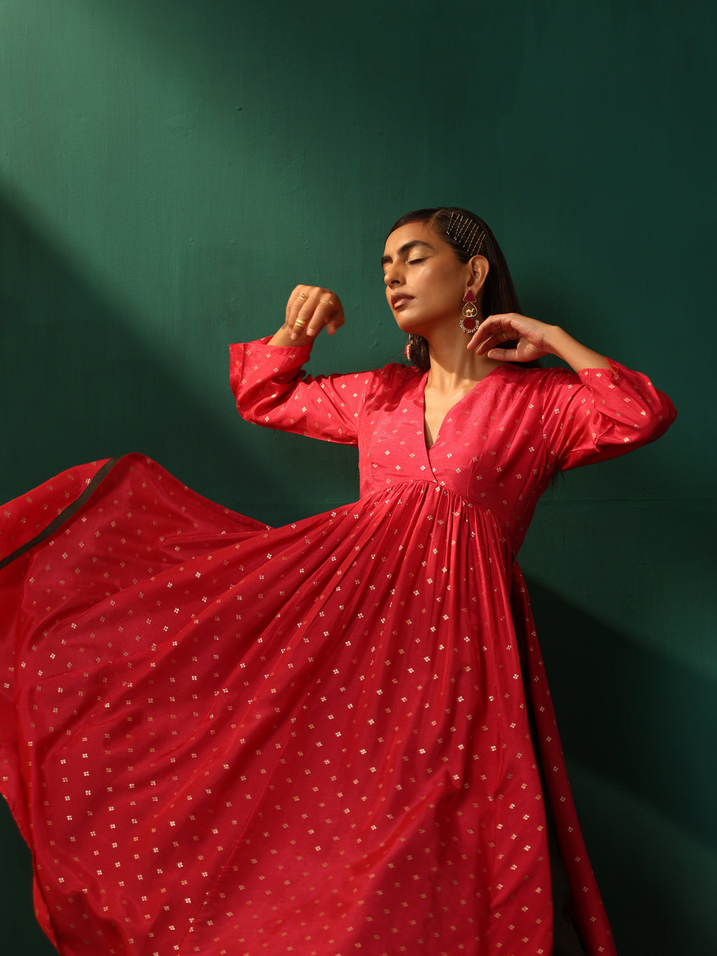 trueBrowns Pink Square Viscose Silk V-Neck Waist Gathered Kurta Pant Set | Grocsy