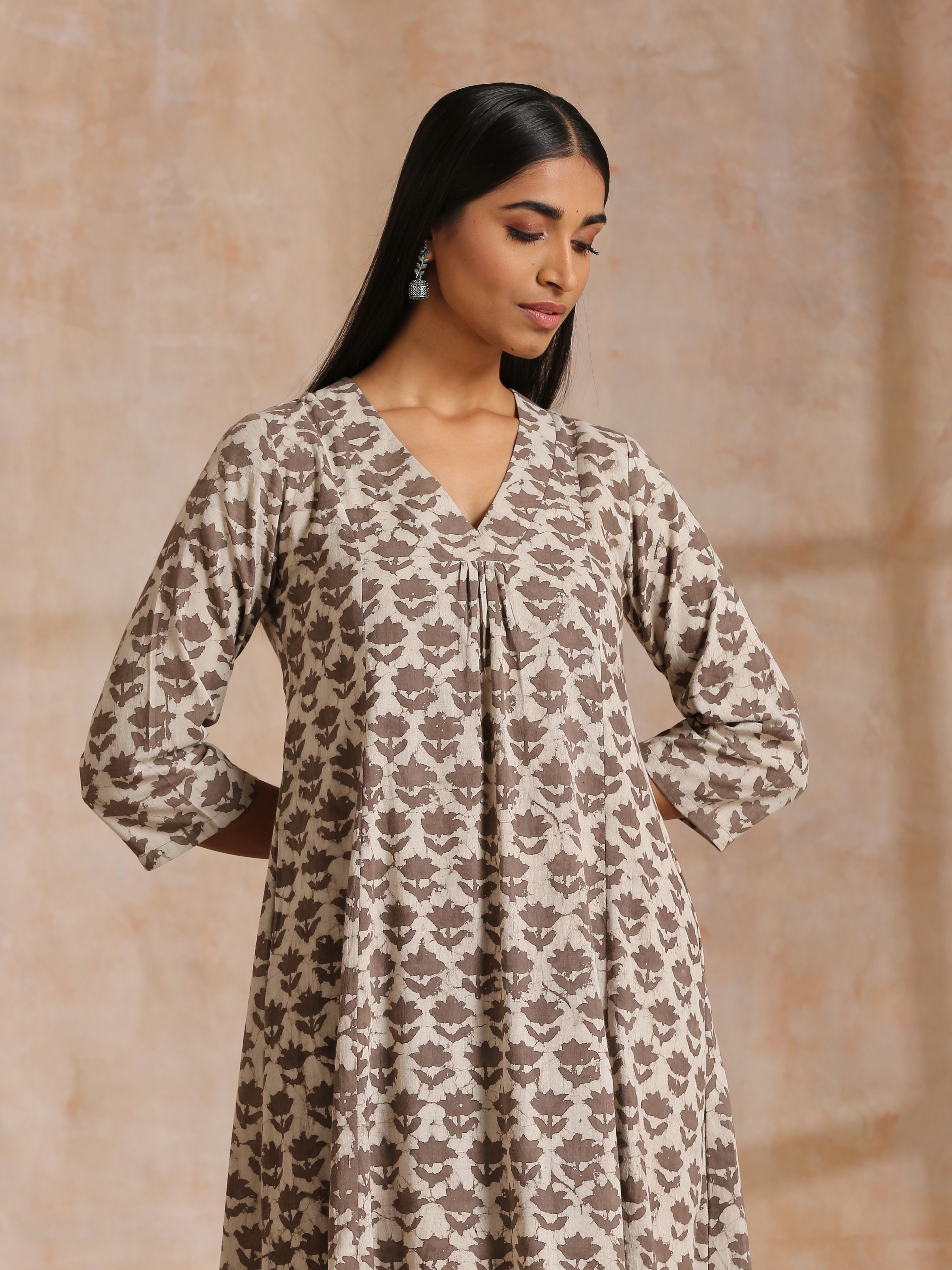 trueBrowns Clay Dabu Buta Print Cotton Front Neck Gathered Kurta Pant Set | Grocsy