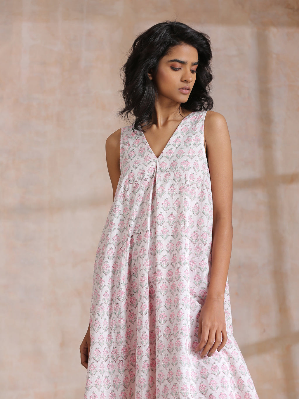 trueBrowns Pink Green Floral On White Block Print Cotton Sleeveless Flared Kurta Pant Set | Grocsy