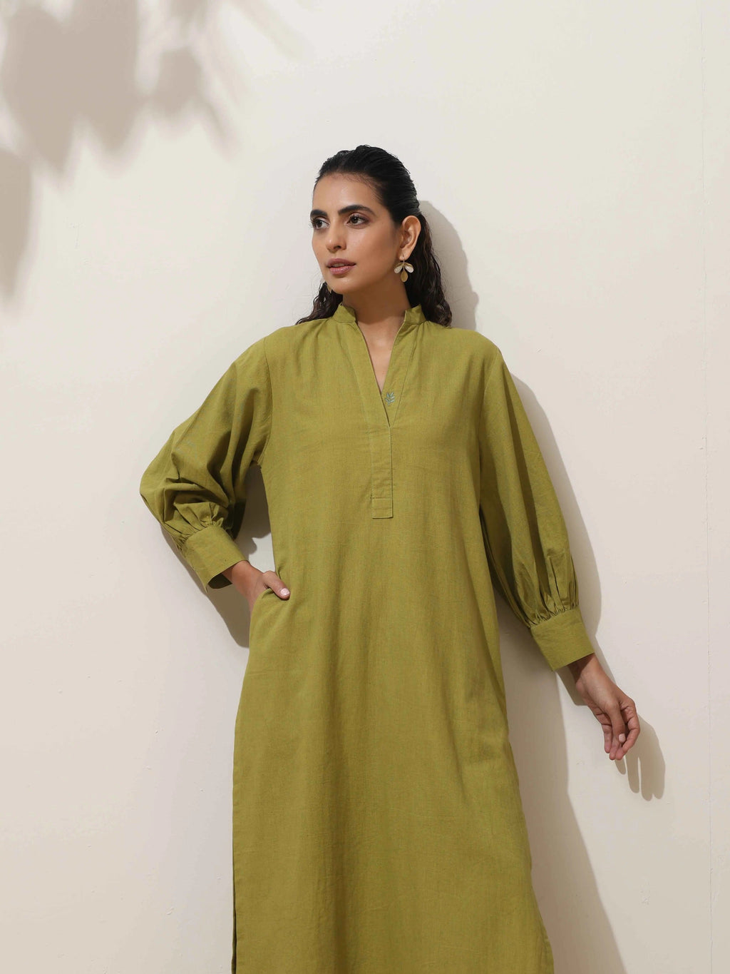 trueBrowns Pear Green Cotton Linen Kurta Pant Set | Grocsy