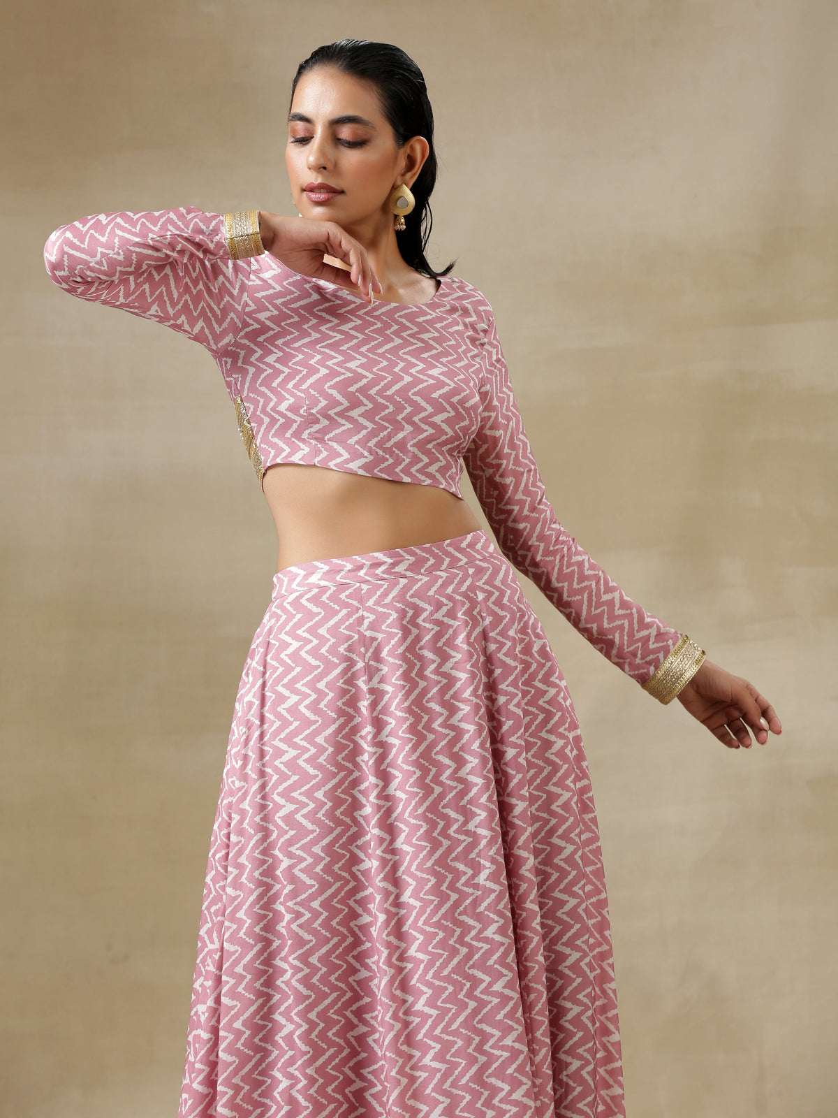 trueBrowns Light Mauve Bandhani Printed Silk Top Skirt Set | Grocsy