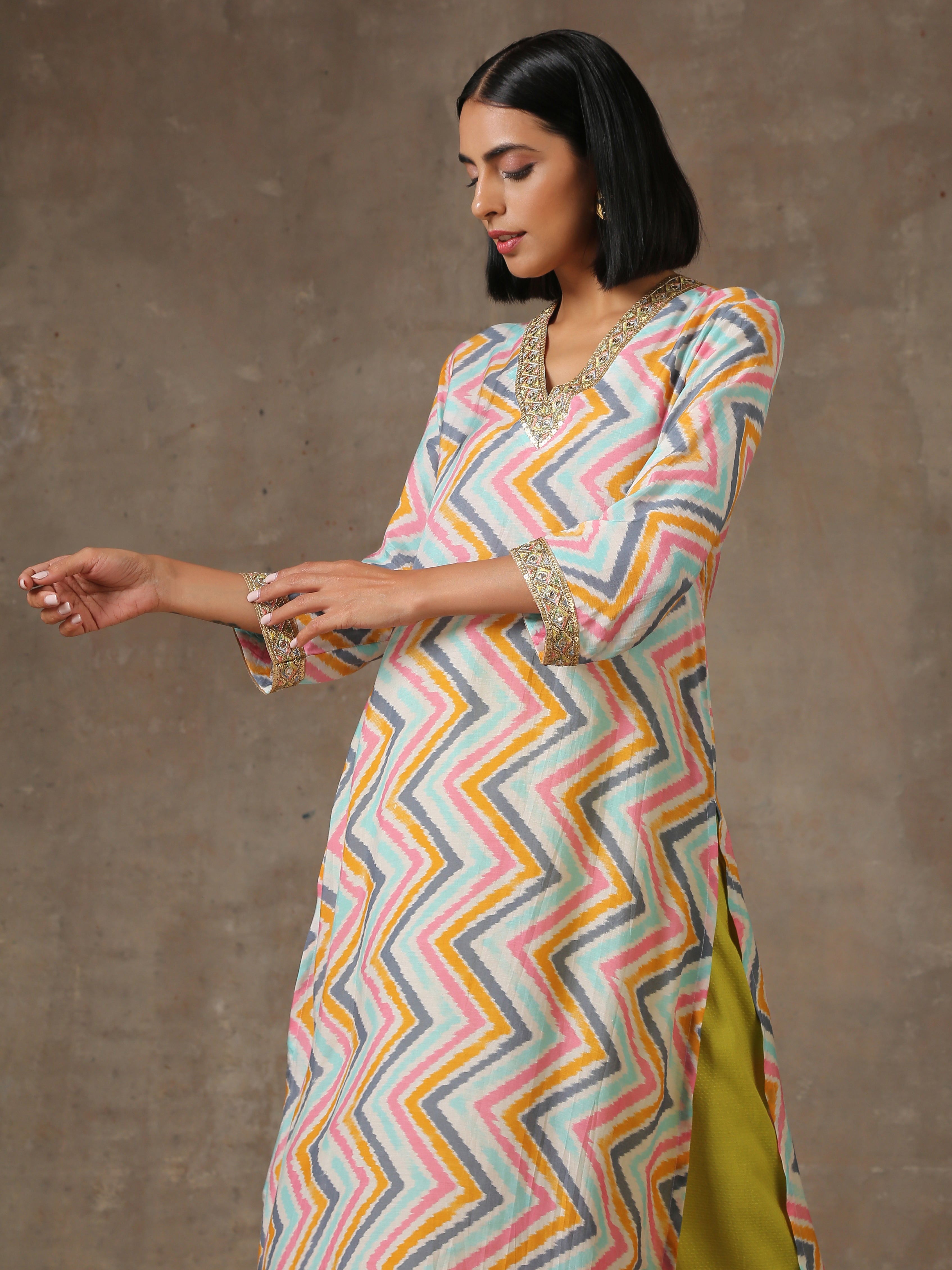 trueBrowns Multicolour Lehariya Printed Silk Kurta Pant Set | Grocsy