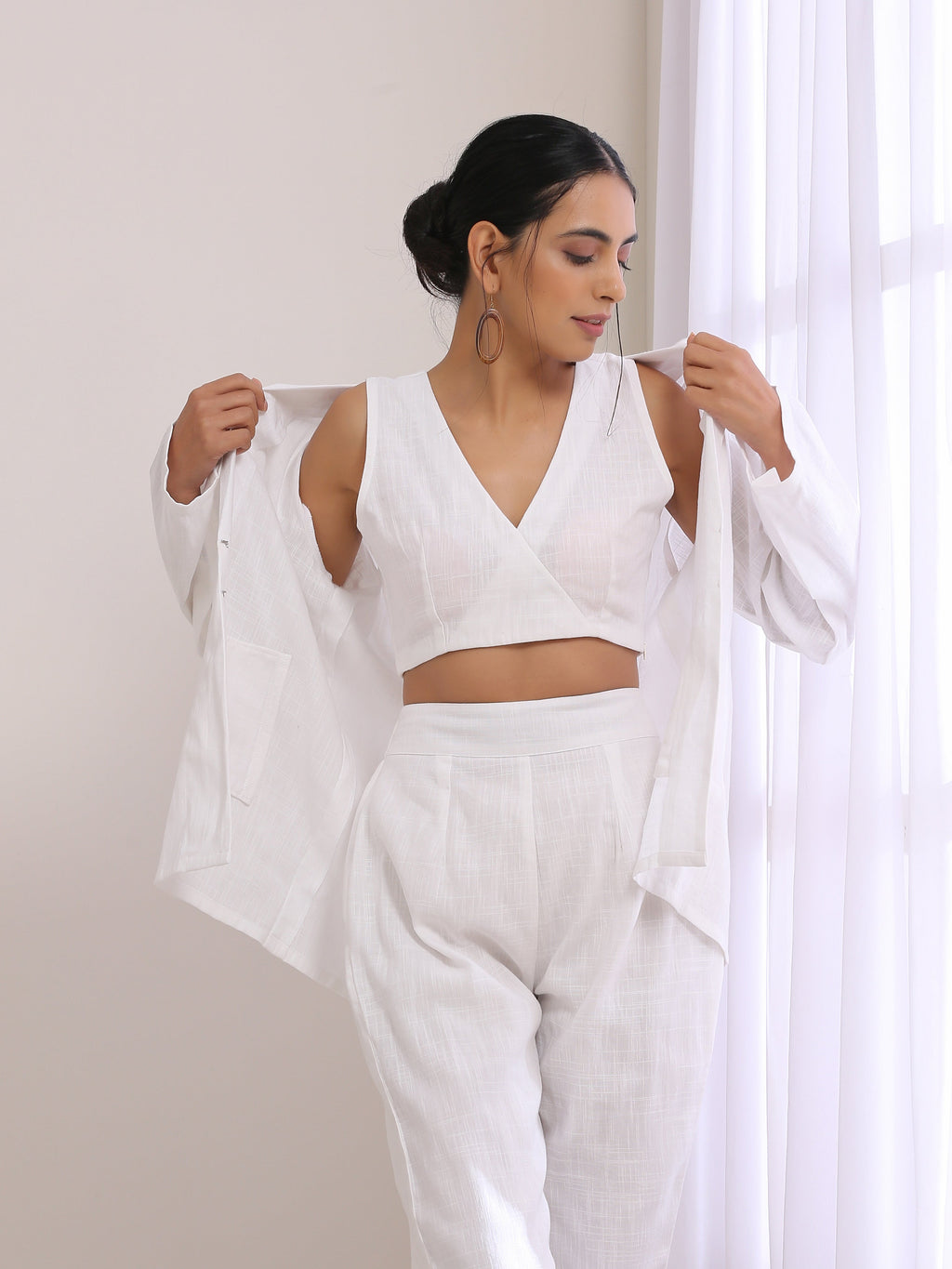 trueBrowns White Slub Texture Pant Suit Set | Grocsy