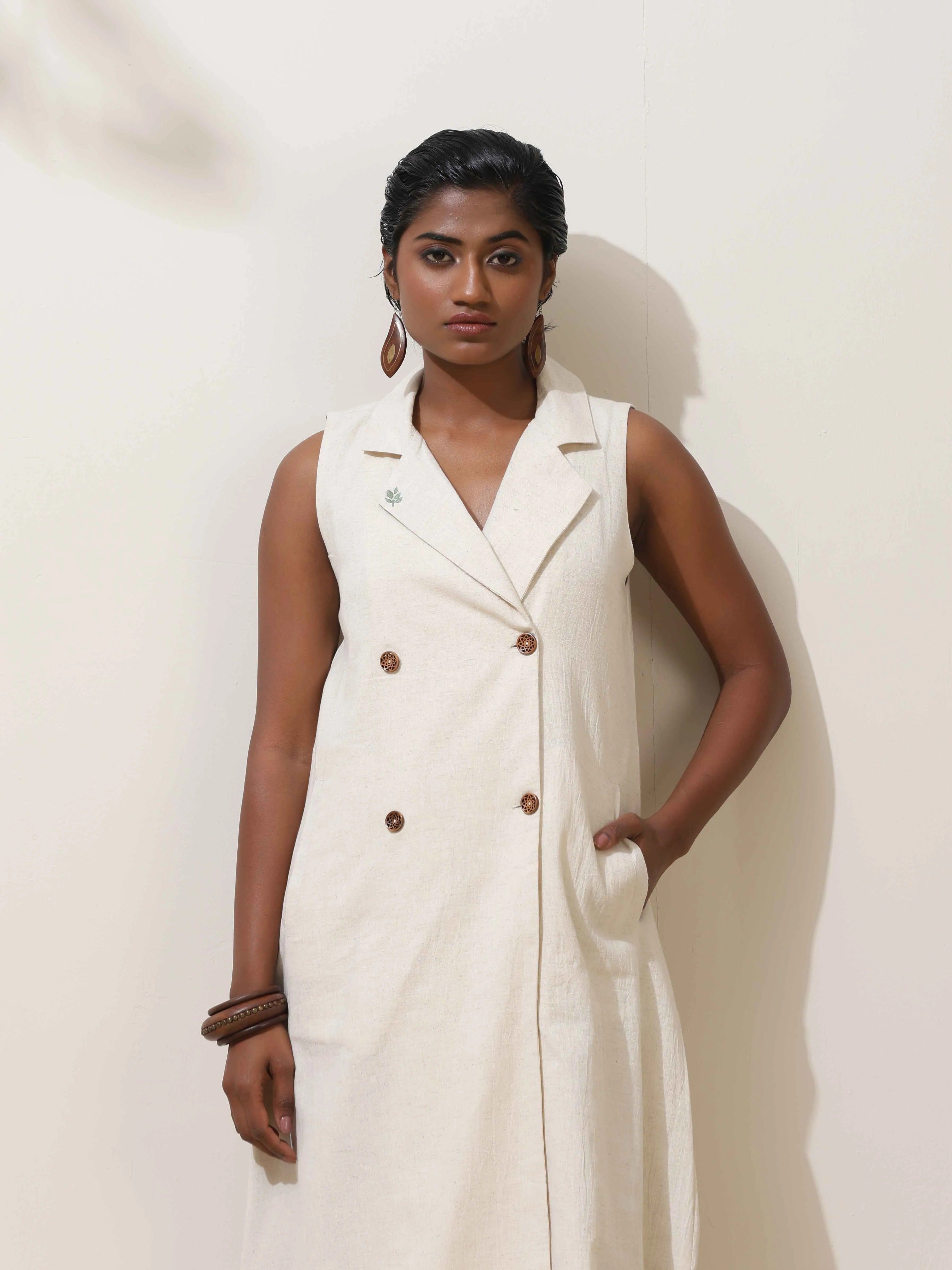 trueBrowns Off-White Cotton Linen Dress | Grocsy