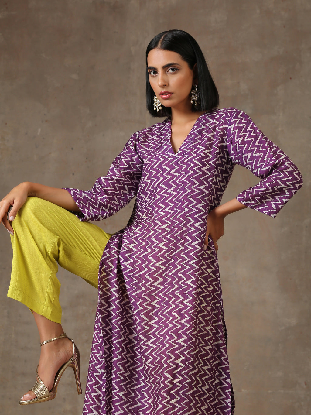trueBrowns Purple White Lehariya Printed Silk kurta Pant Set | Grocsy