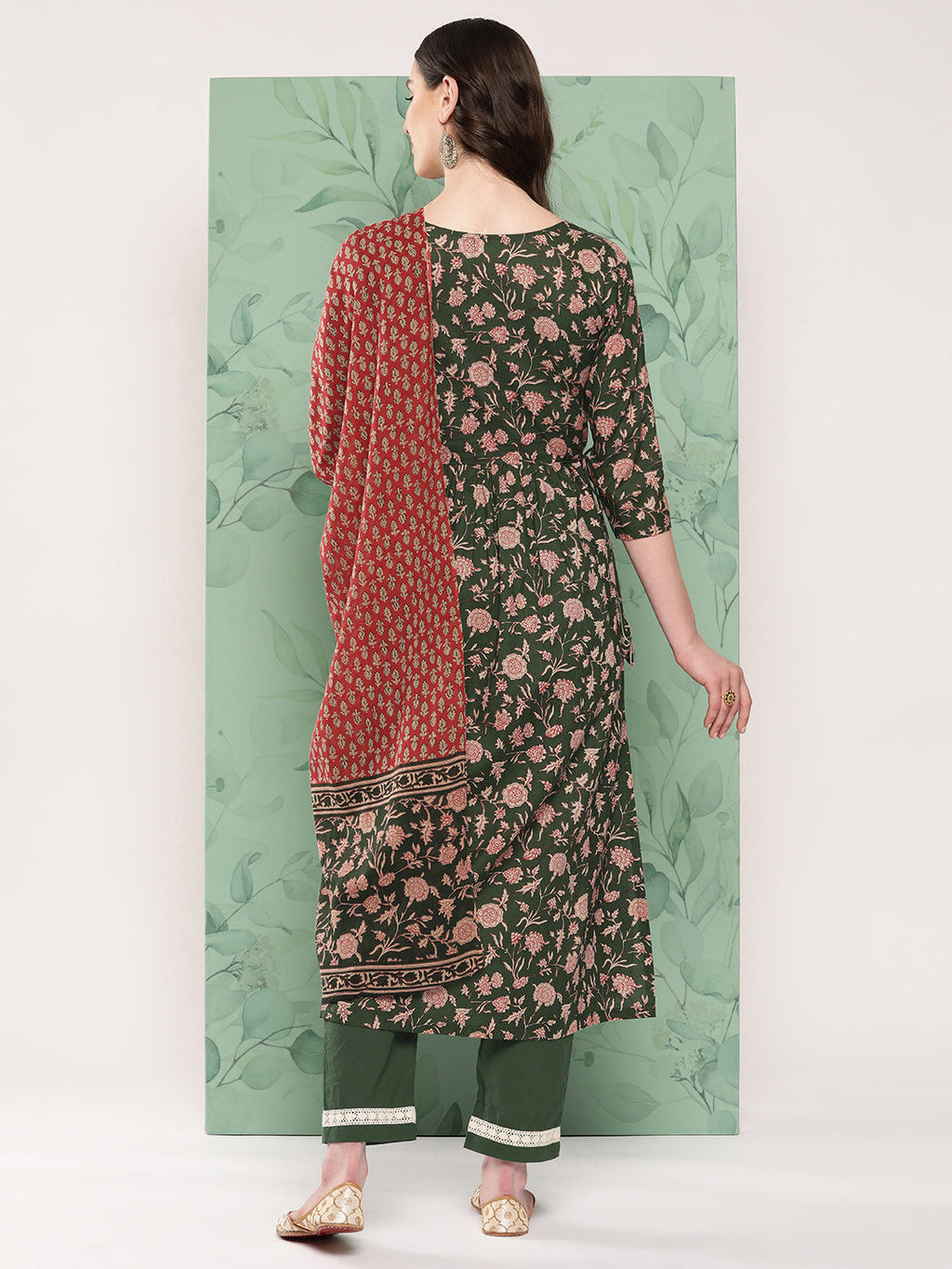 InWeave Women's Green Floral Motif Nyra Kurta Set With Dupatta | Grocsy