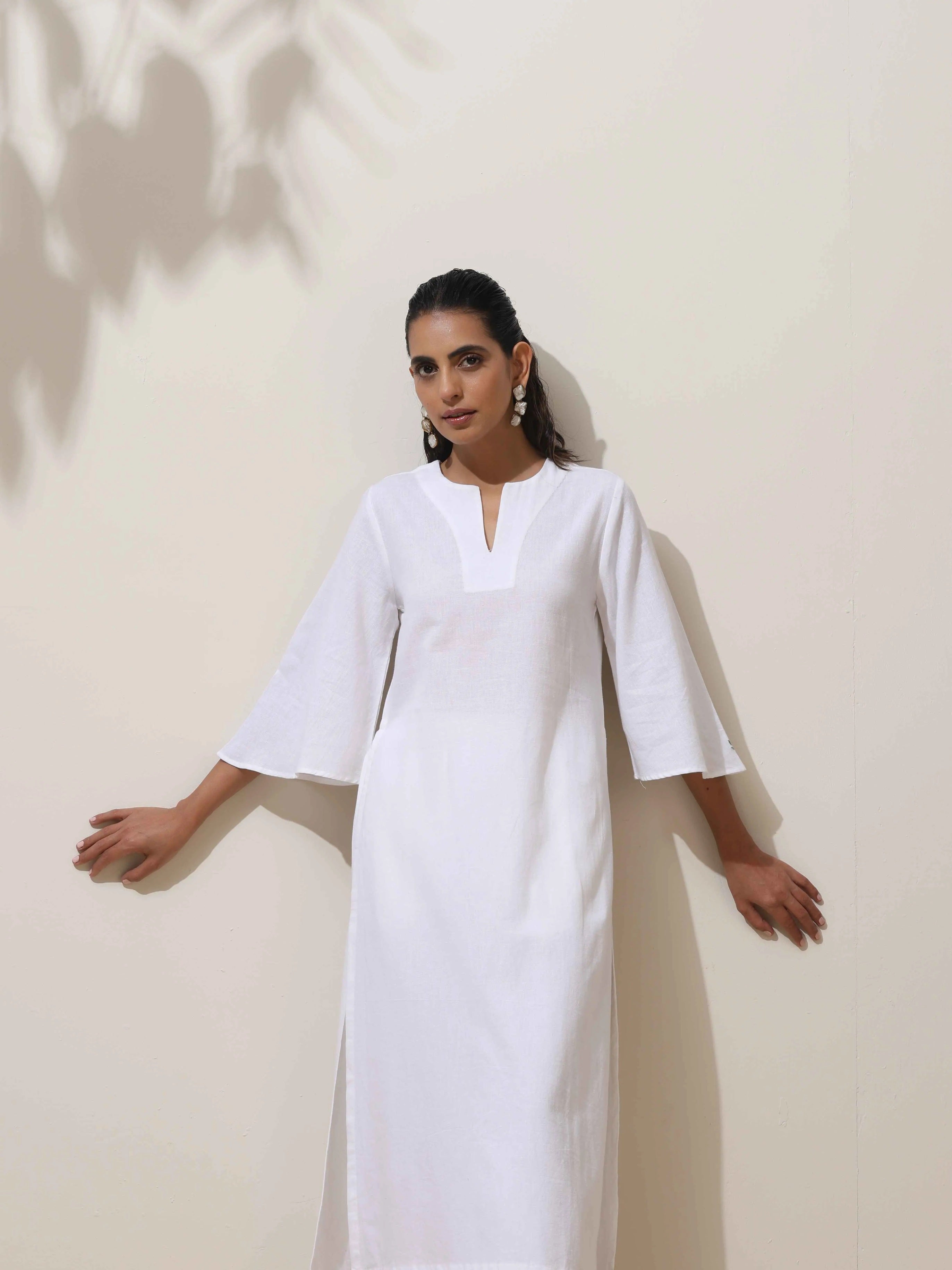 trueBrowns White Cotton Linen Kurta Pant Set | Grocsy