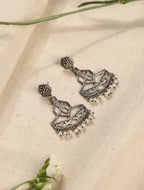 trueBrowns Silver Jaali Earrings | Grocsy