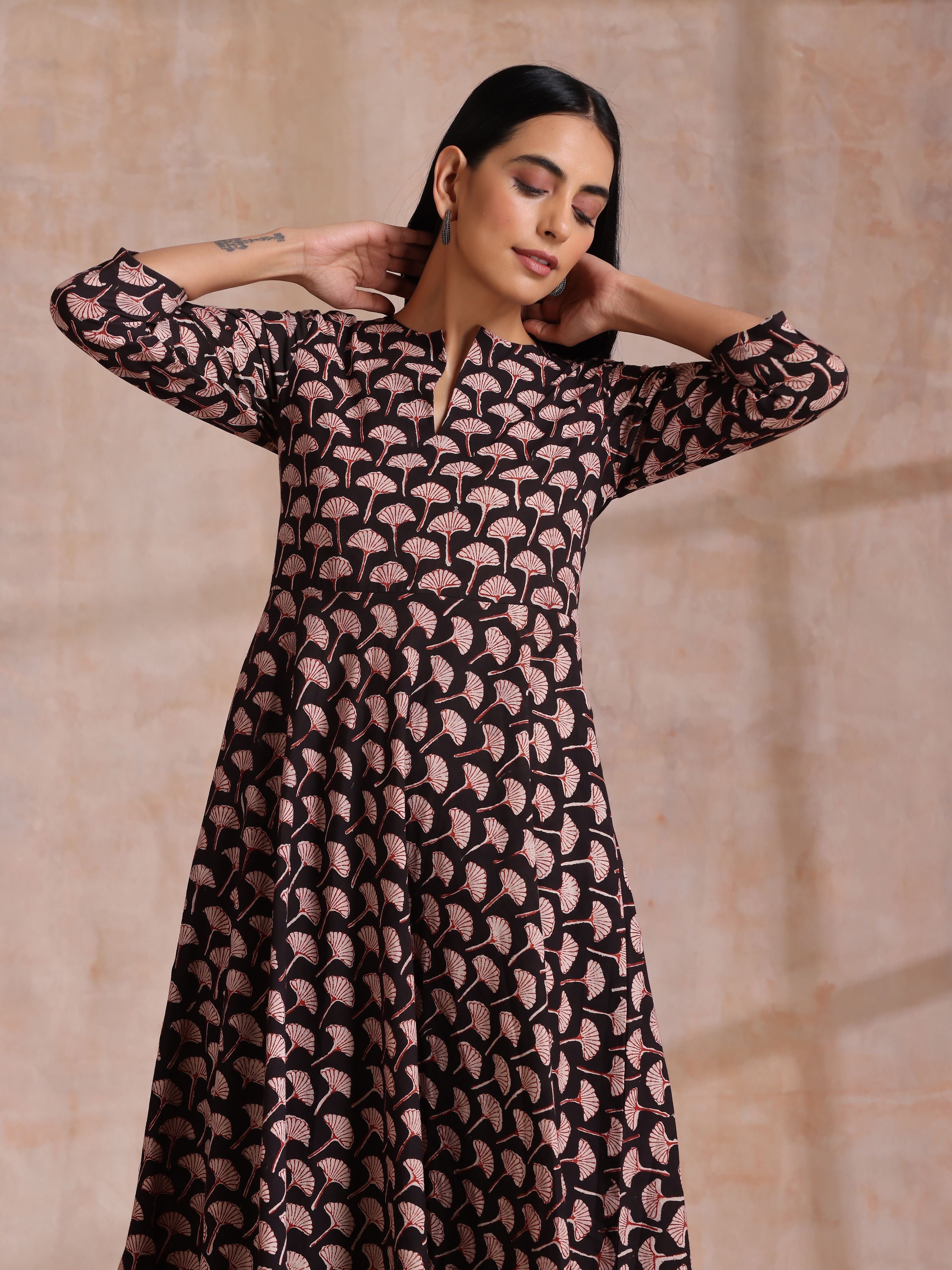 trueBrowns Black Floral Bagru Print Cotton Flared Kurta Pant Set | Grocsy