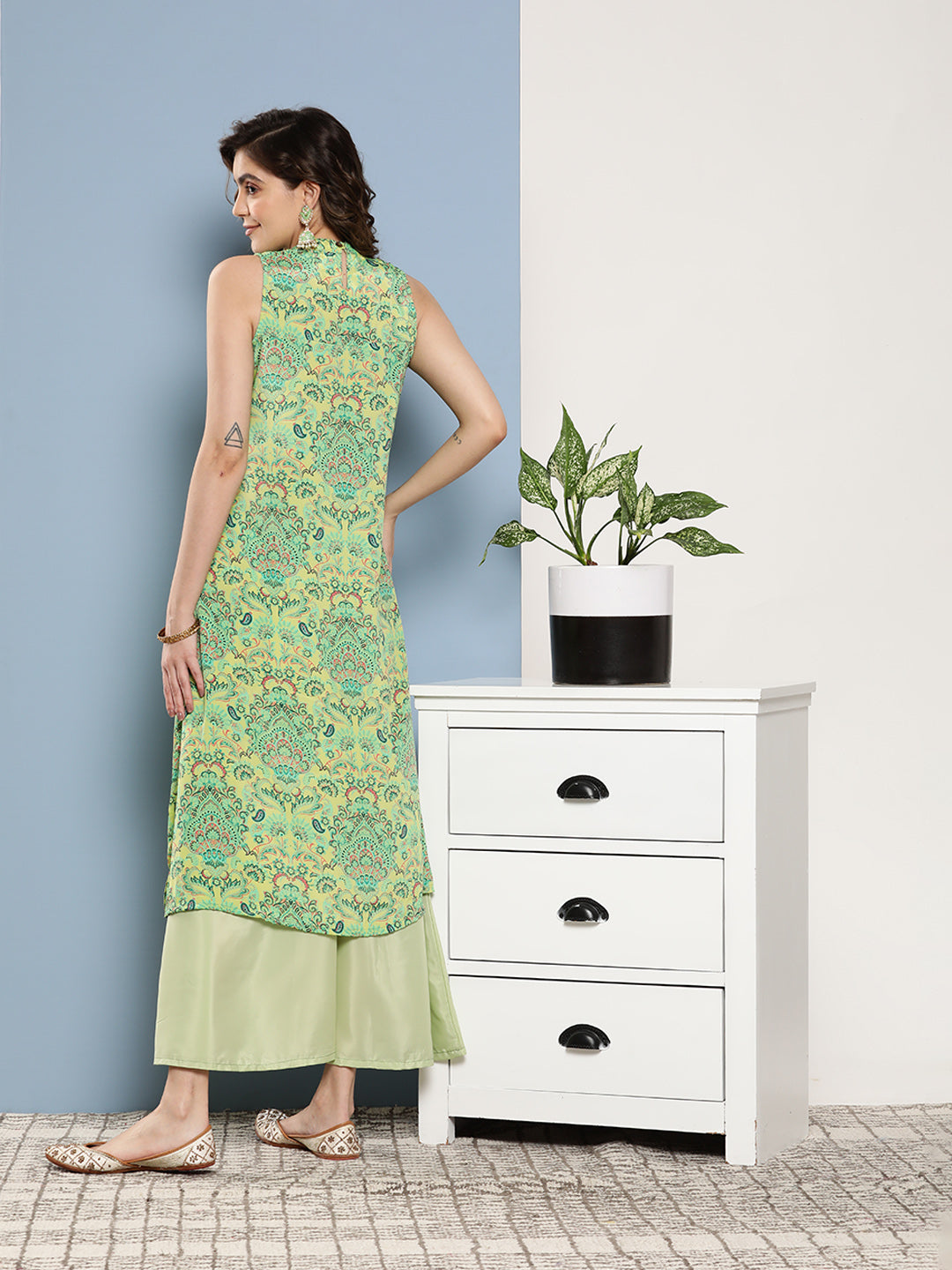 InWeave Women's Green Pastel Print Halter Kurta Set | Grocsy