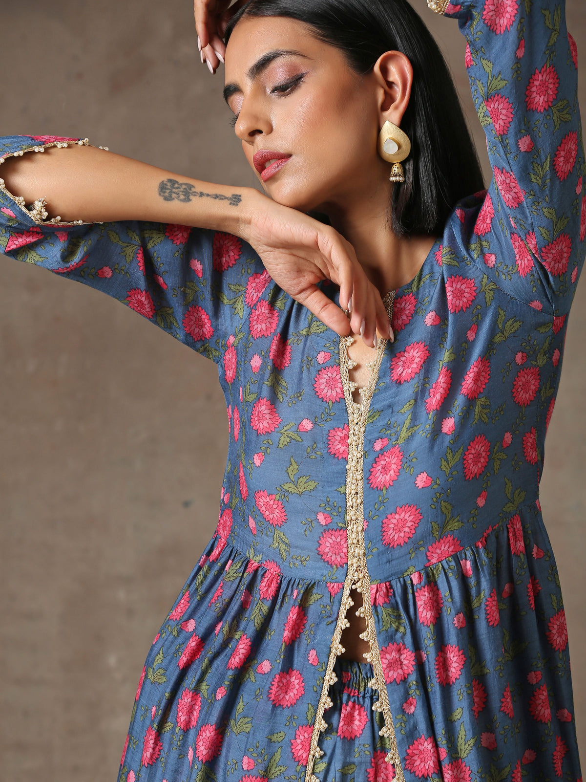 trueBrowns Blue Pink Printed Silk Kurta Pant Set | Grocsy