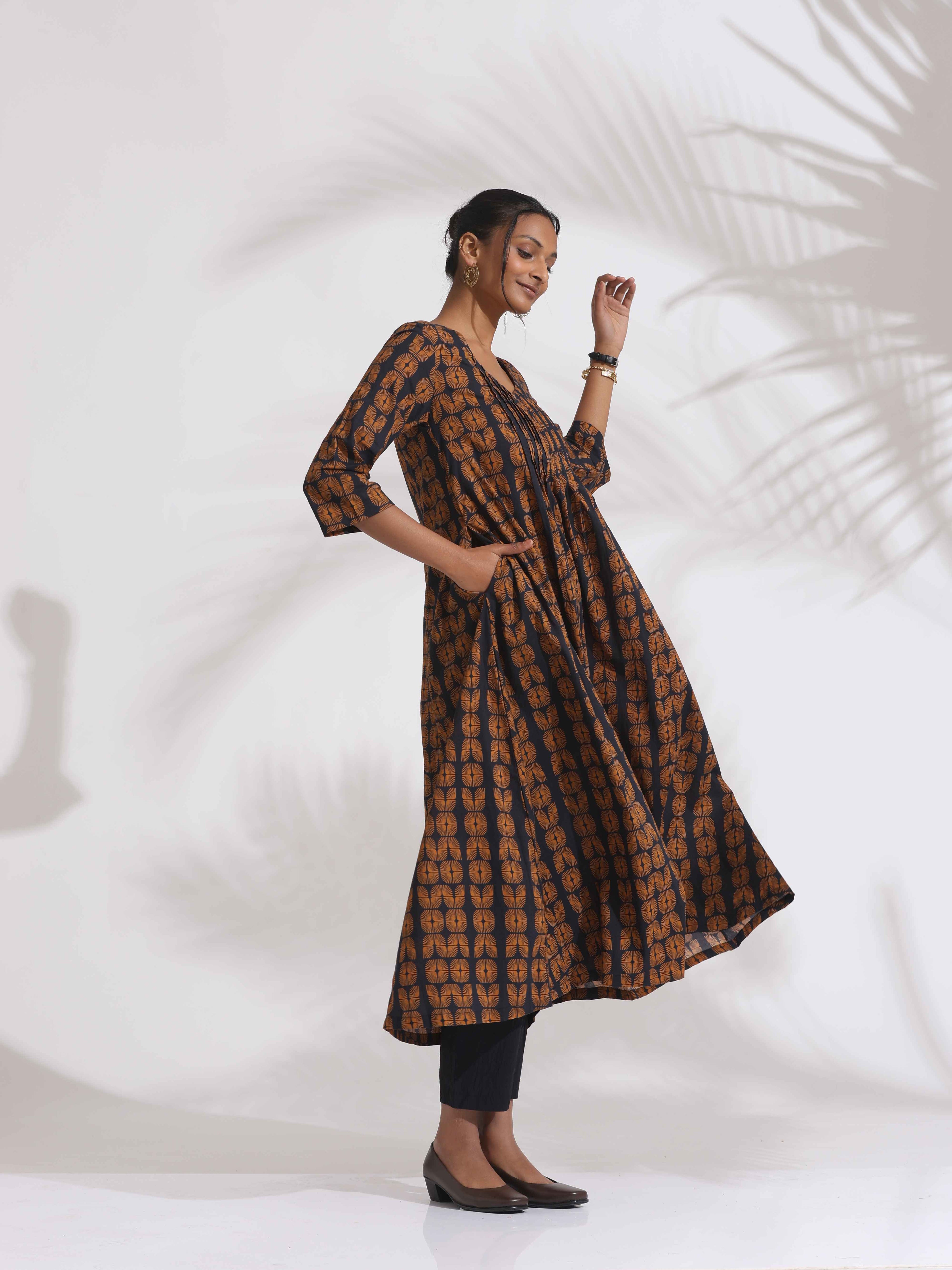 trueBrowns Black Cotton Print Pleated Flared Kurta Set | Grocsy