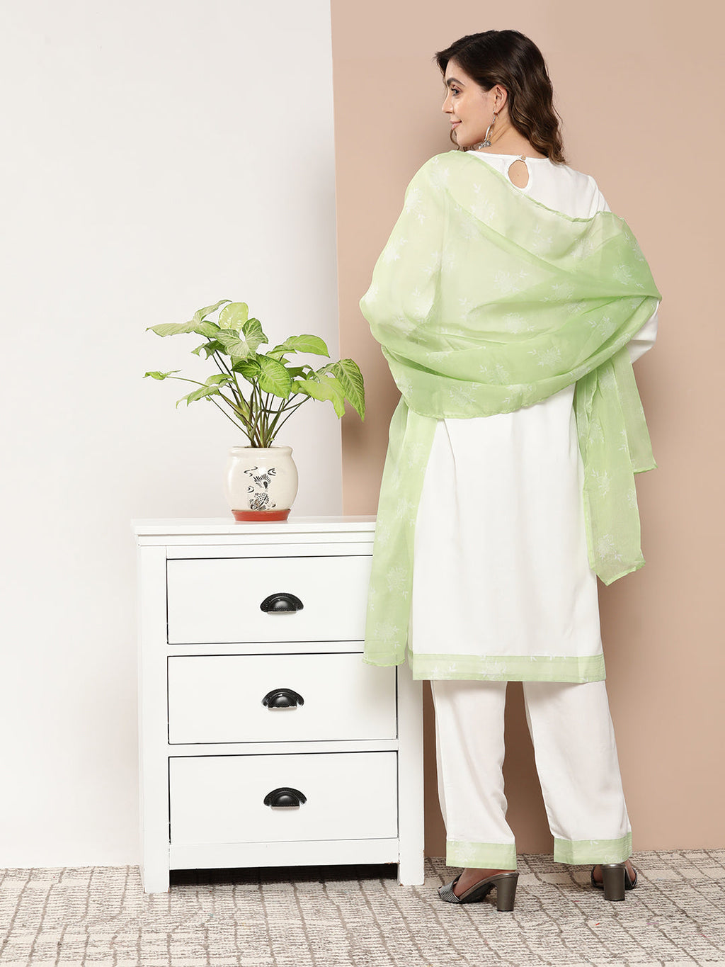 InWeave Women's Cream Straight Kurta Set W Green White Print Organza Dupatta | Grocsy