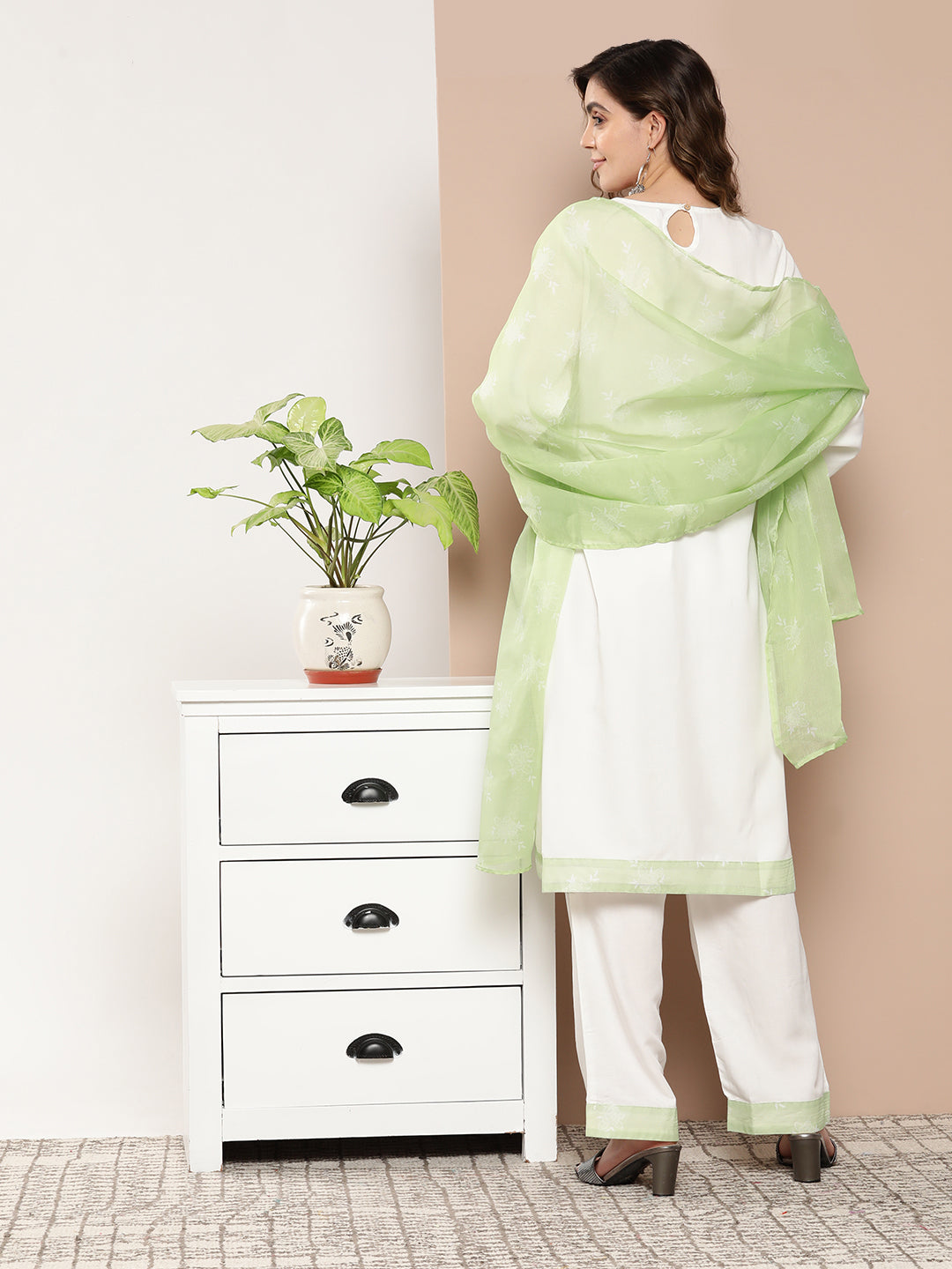 InWeave Women's Cream Straight Kurta Set W Green White Print Organza Dupatta | Grocsy