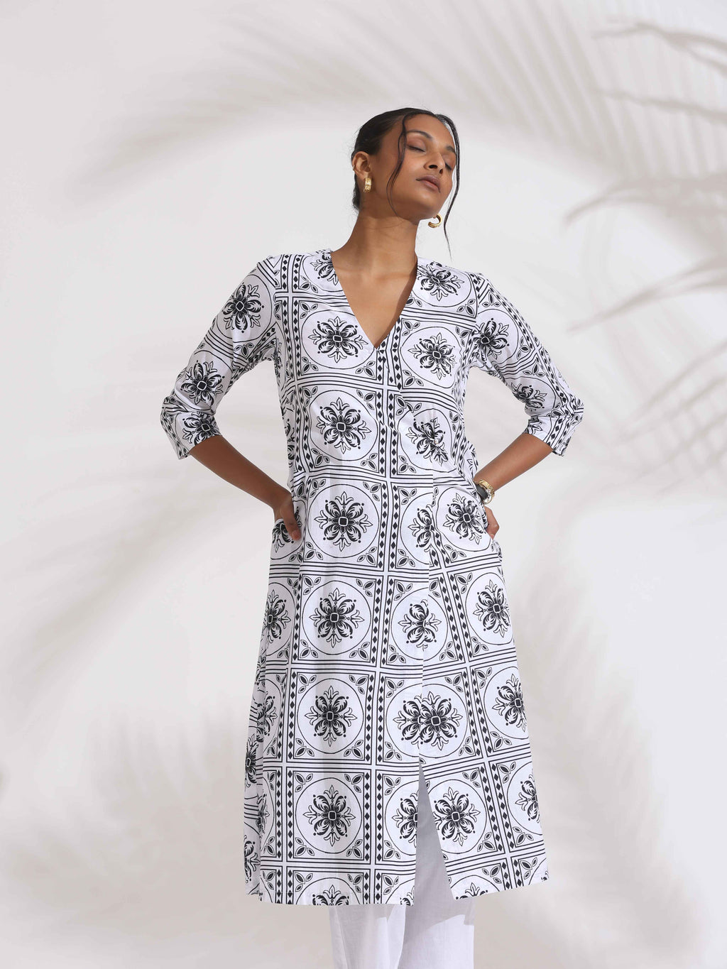 trueBrowns White Cotton Geometric Print Angrakha Kurta Set | Grocsy