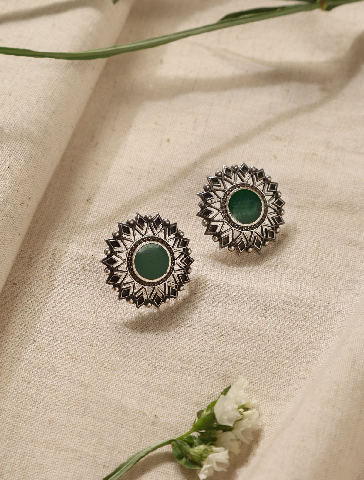 trueBrowns Silver Green Stud Earrings | Grocsy