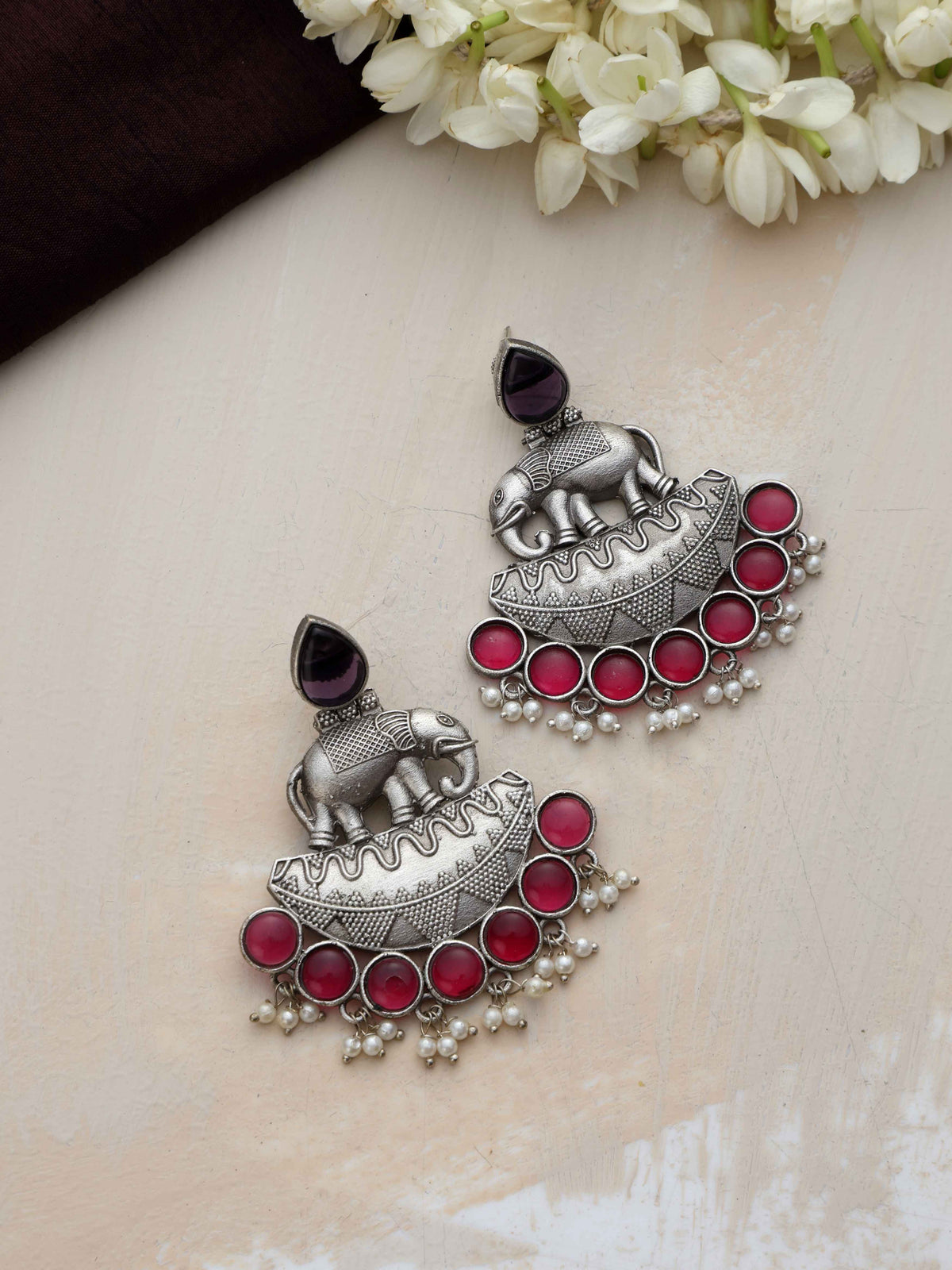 trueBrowns Silver Tone Elephant Dangle Earrings | Grocsy