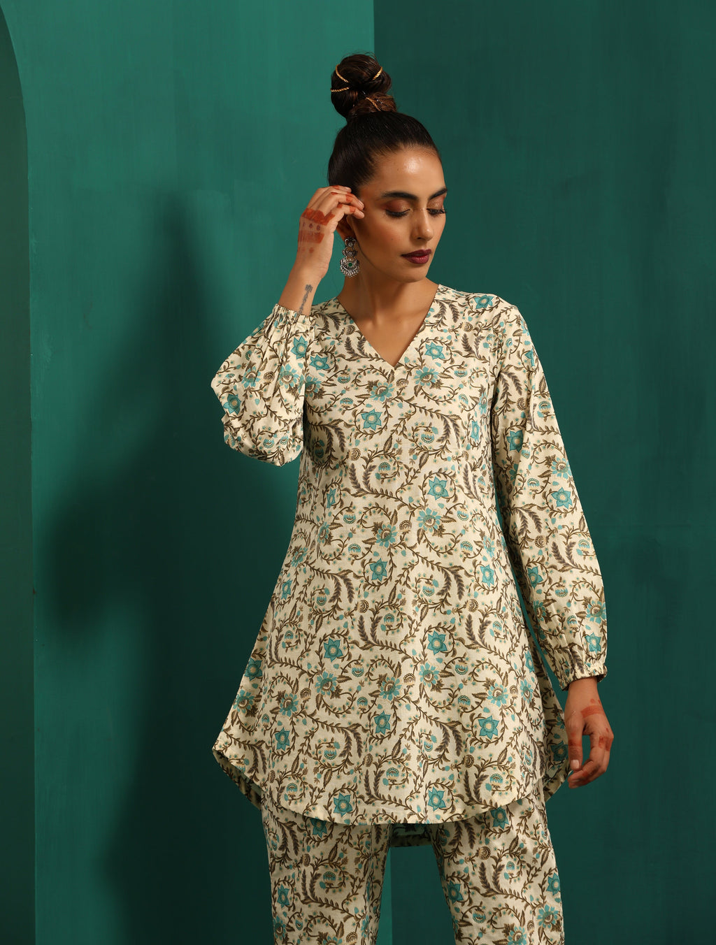 trueBrowns Teal Floral Cotton Printed Short Co-ord Set | Grocsy