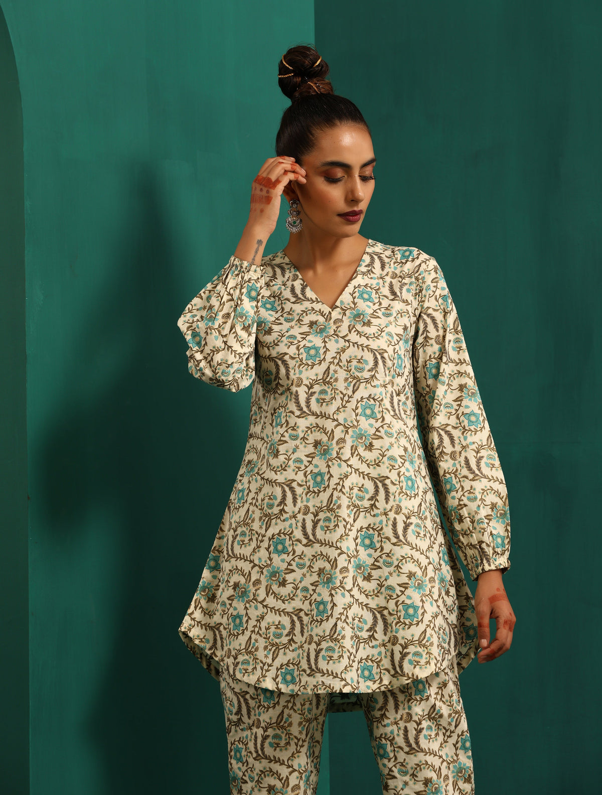 trueBrowns Teal Floral Cotton Printed Short Co-ord Set | Grocsy