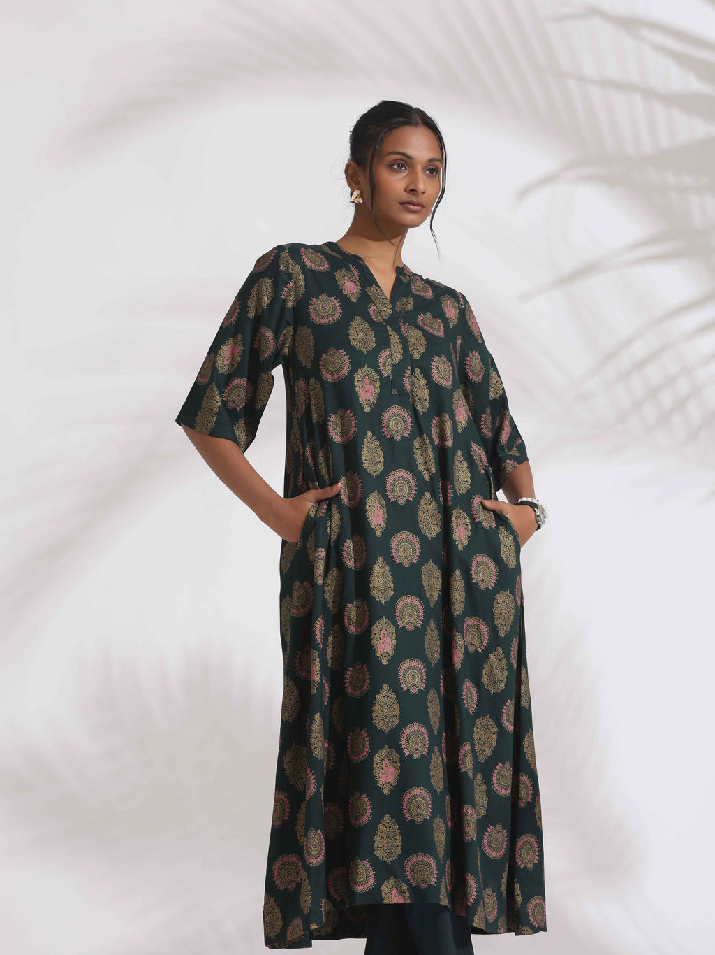 trueBrowns Green Foil Print Cotton Kurta Set | Grocsy