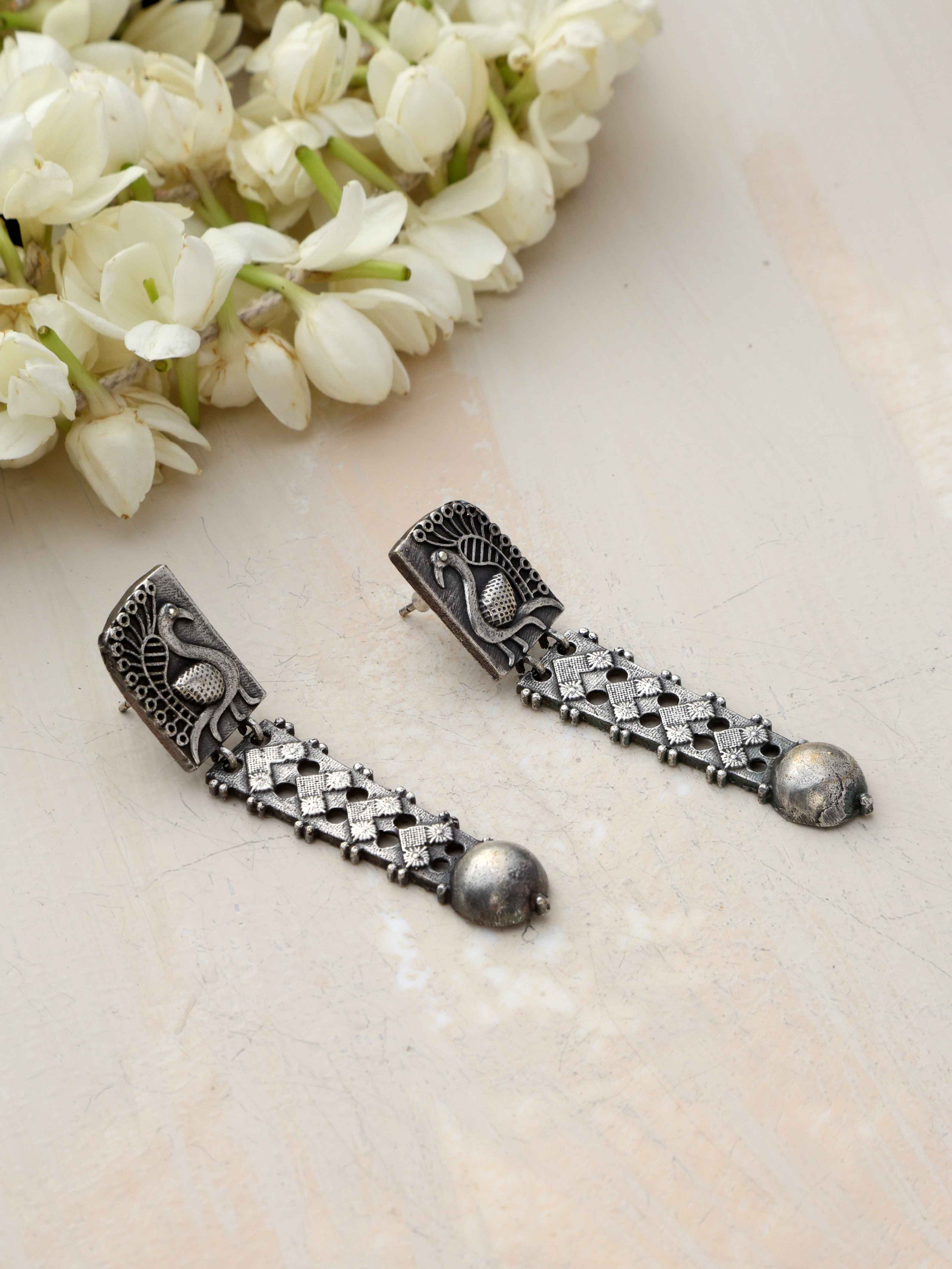 trueBrowns Silver Tone Flamingo Dangle Earrings | Grocsy