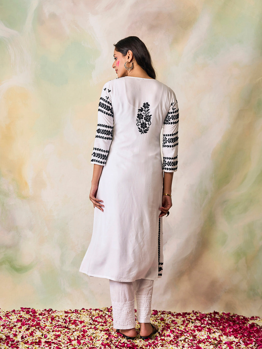 HOUSE OF KARI Notched Neck Floral Embroidered Chikankari Cotton Kurta | Grocsy