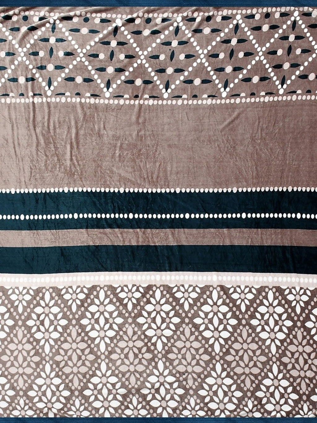 Stylespace by Isha Purple Ethnic Motifs Velvet 270 TC King Bedsheet with 2 Pillow Covers | Grocsy