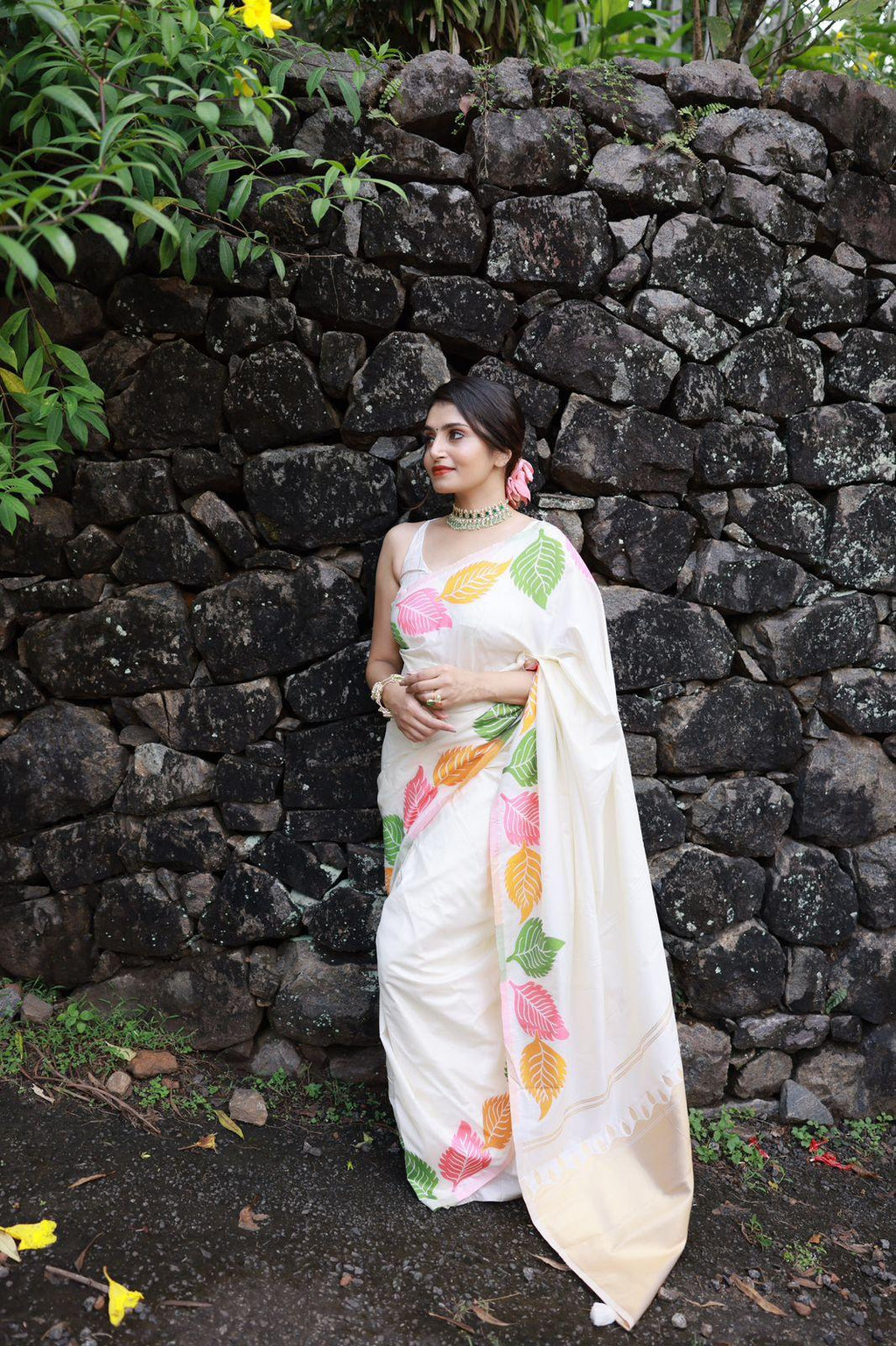 White Pure Silk Woven Design Saree with Unstitched Blouse - A2M | Grocsy