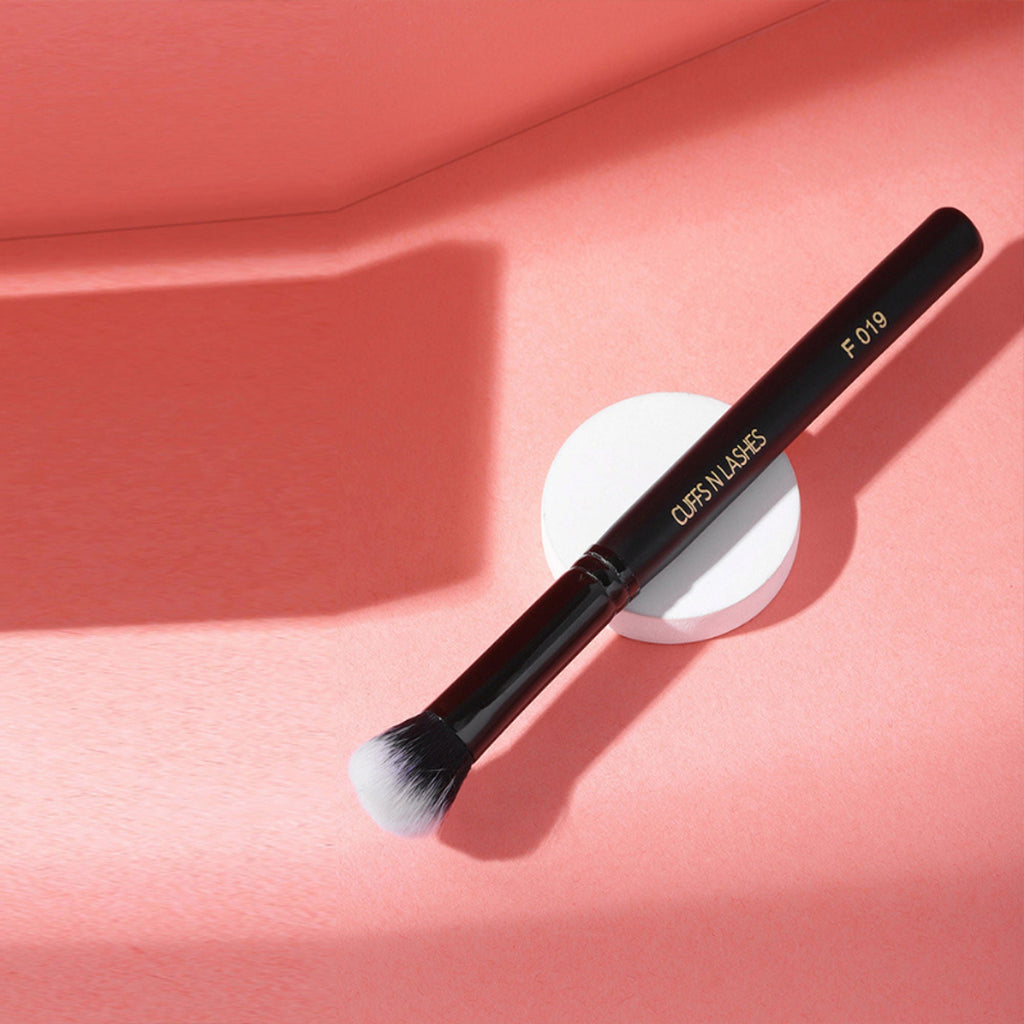 CUFFS N LASHES Small Concealer Brush - F019 | Grocsy