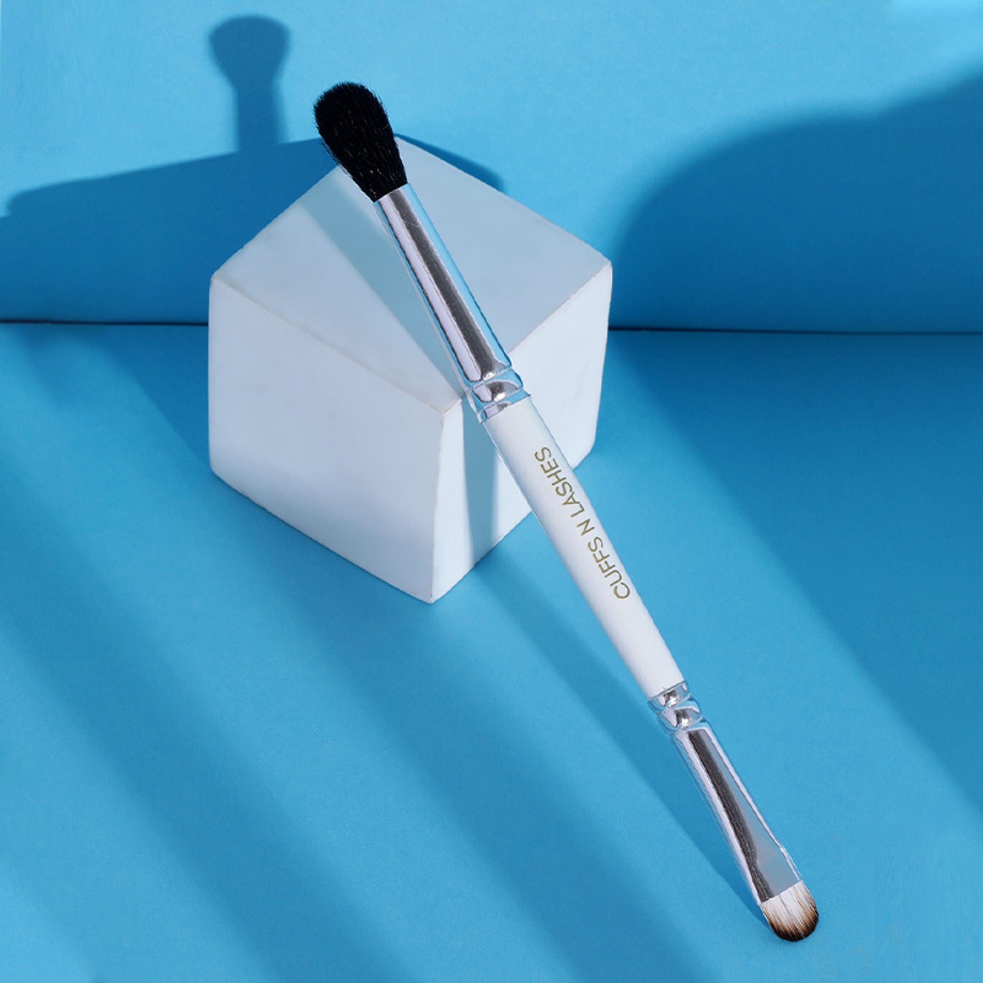 CUFFS N LASHES Flat Brush & Blending Dual Brush - 04 | Grocsy