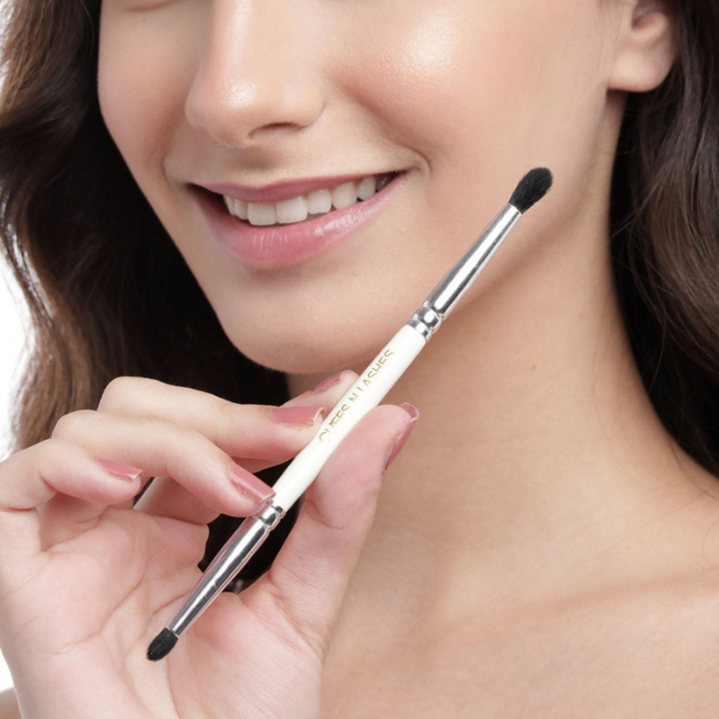 CUFFS N LASHES Small Smudger & Pencil Dual Brush - 05 | Grocsy
