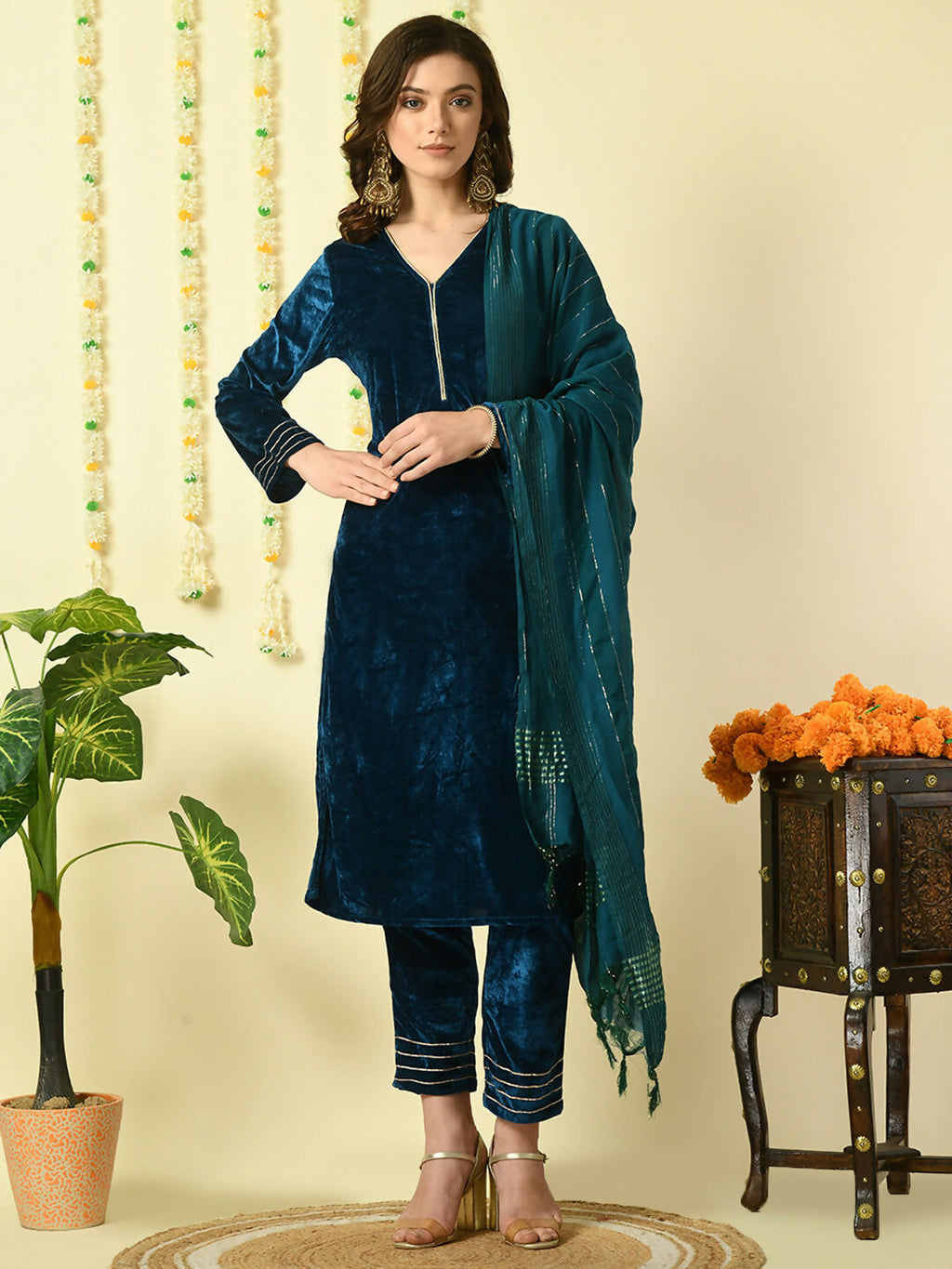 Myshka Women's Teal Velvet Kurta & Trousers With Dupatta Party Sets | Grocsy