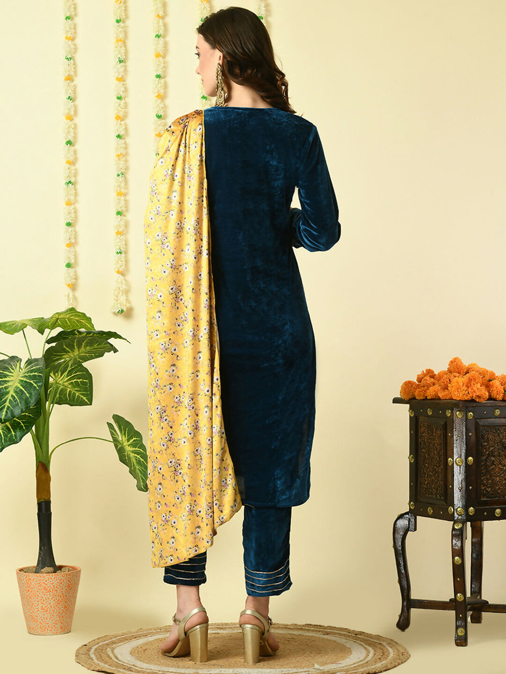 Myshka Women's Teal Velvet Kurta & Trousers With Dupatta Party Sets | Grocsy