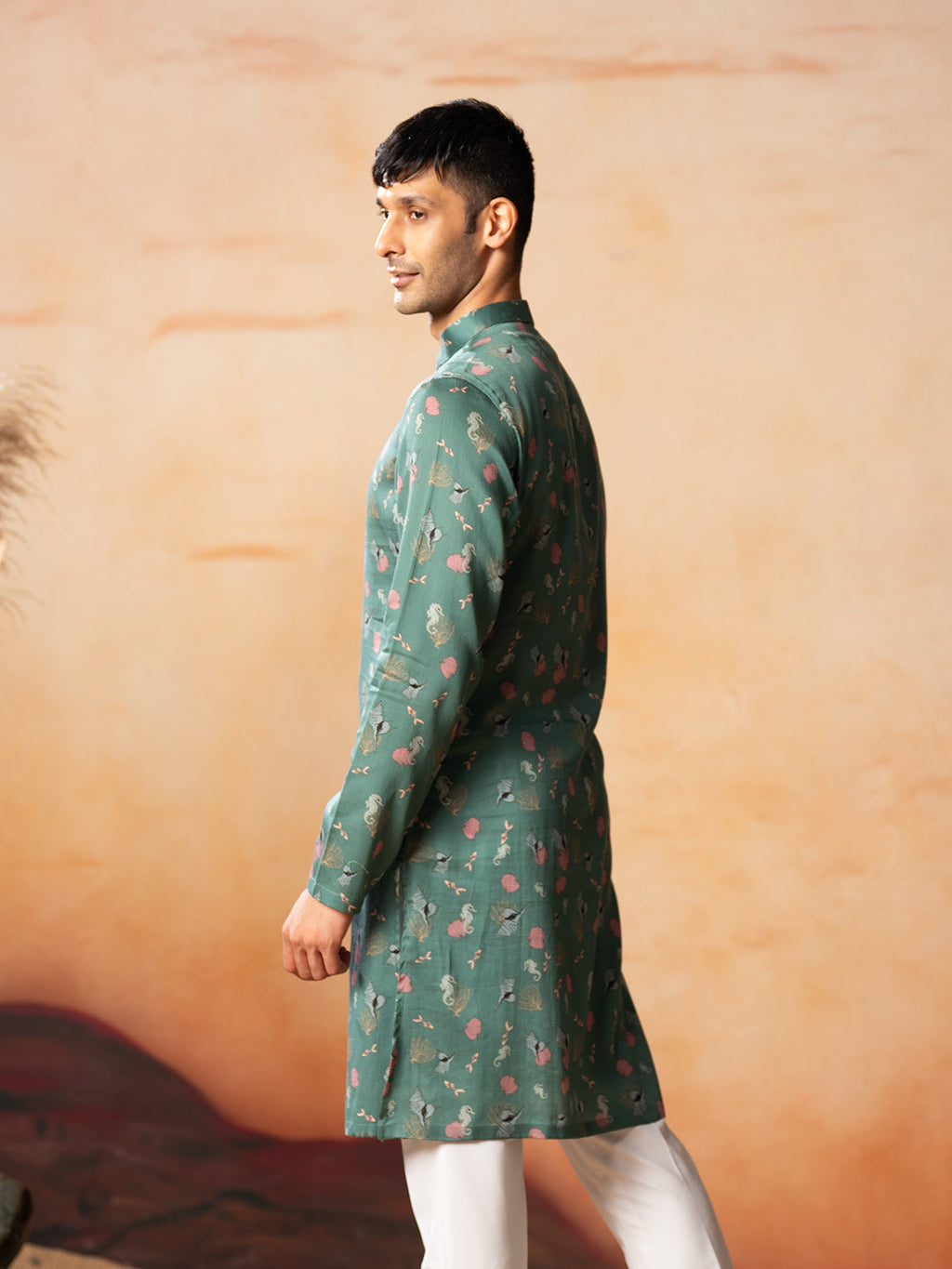 Green Floral Printed Kurta by Hilo Design | Grocsy